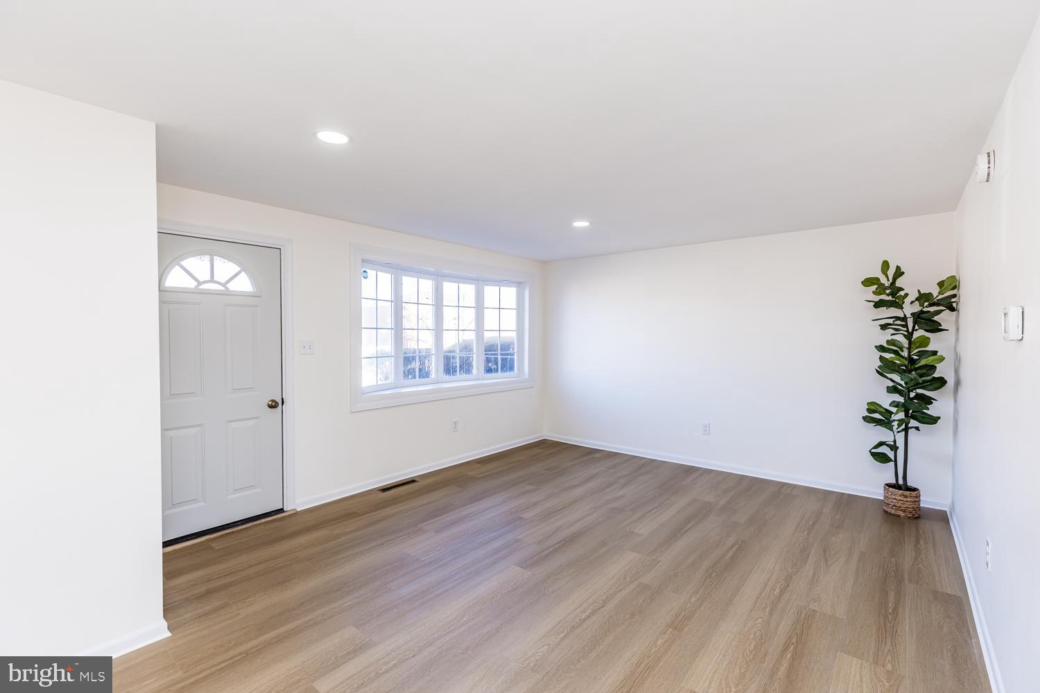 1117 CIRCLE DRIVE