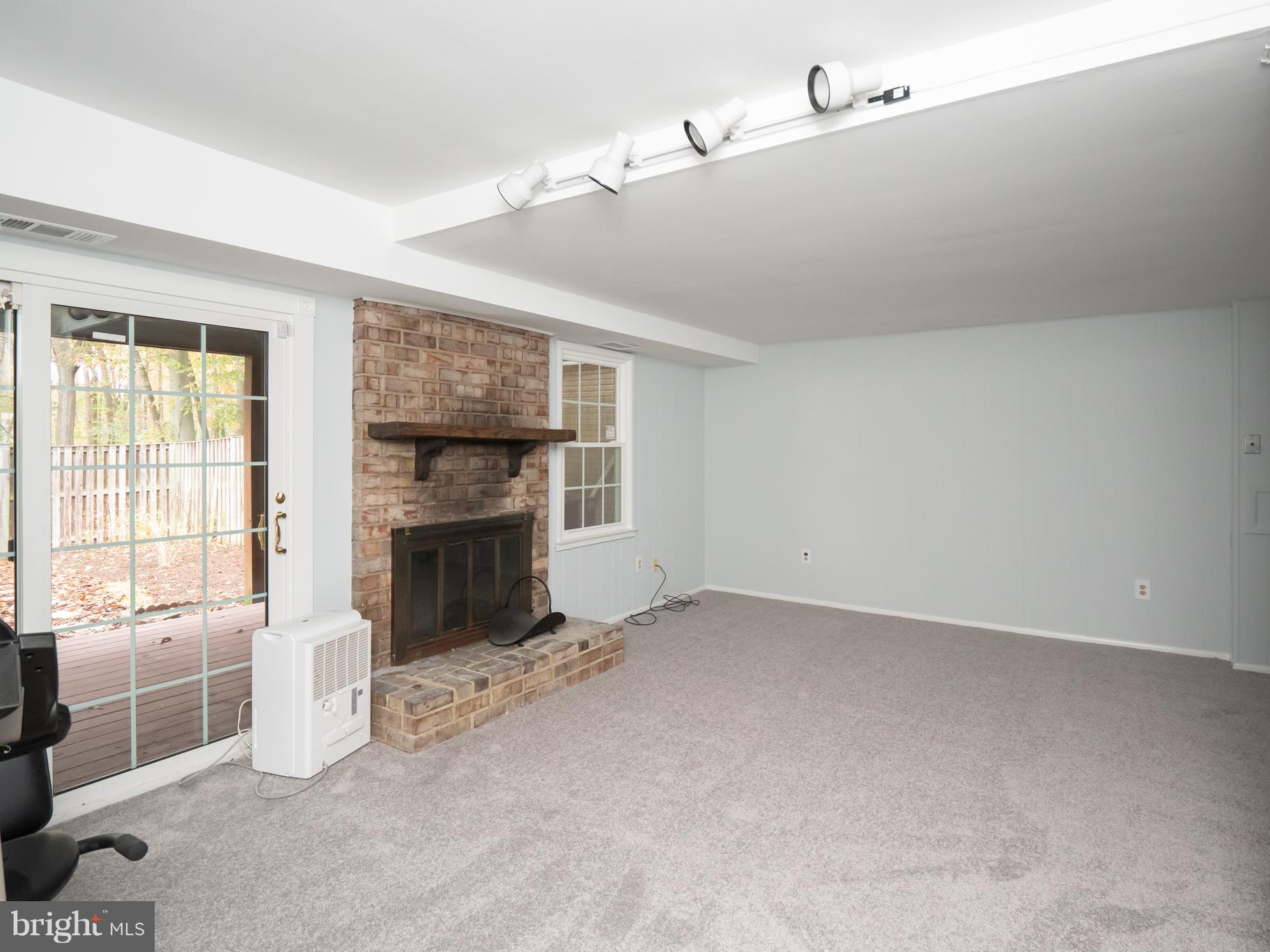 CROFTON COMMONS - Residential