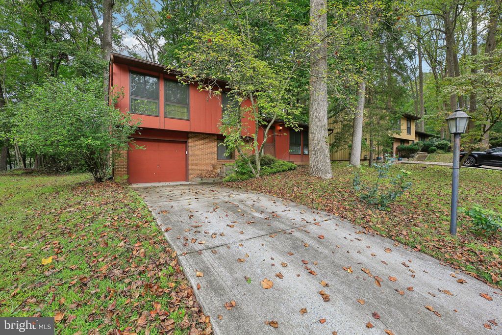 Photo of 5445 Crowflock Court, COLUMBIA, MD 21045 (MLS # MDHW2059736)