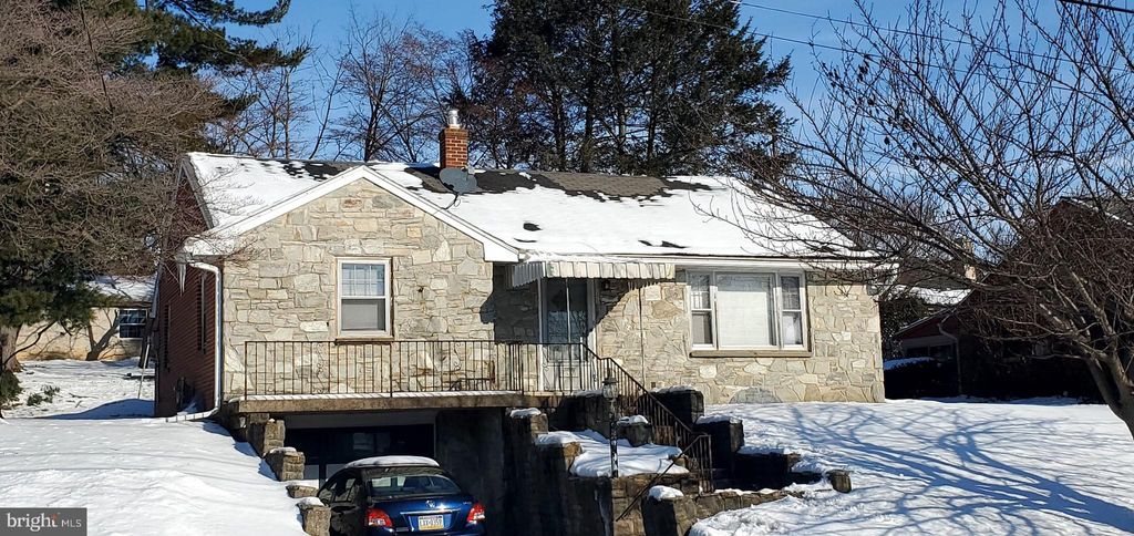 Photo of 1321 Maple Avenue, Lancaster, PA 17603 (MLS # PALA2046002)