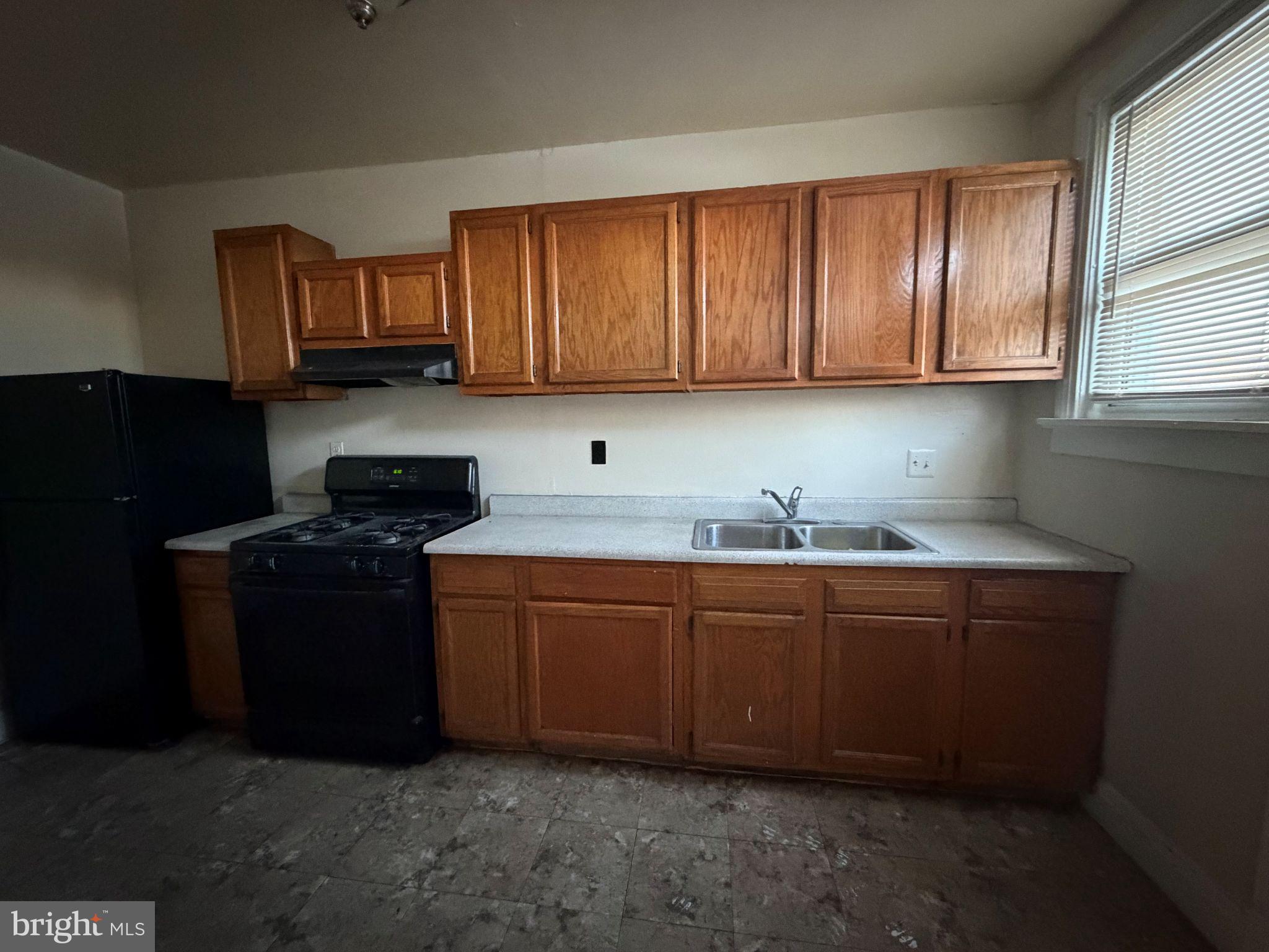 2305 POPLAR GROVE STREET