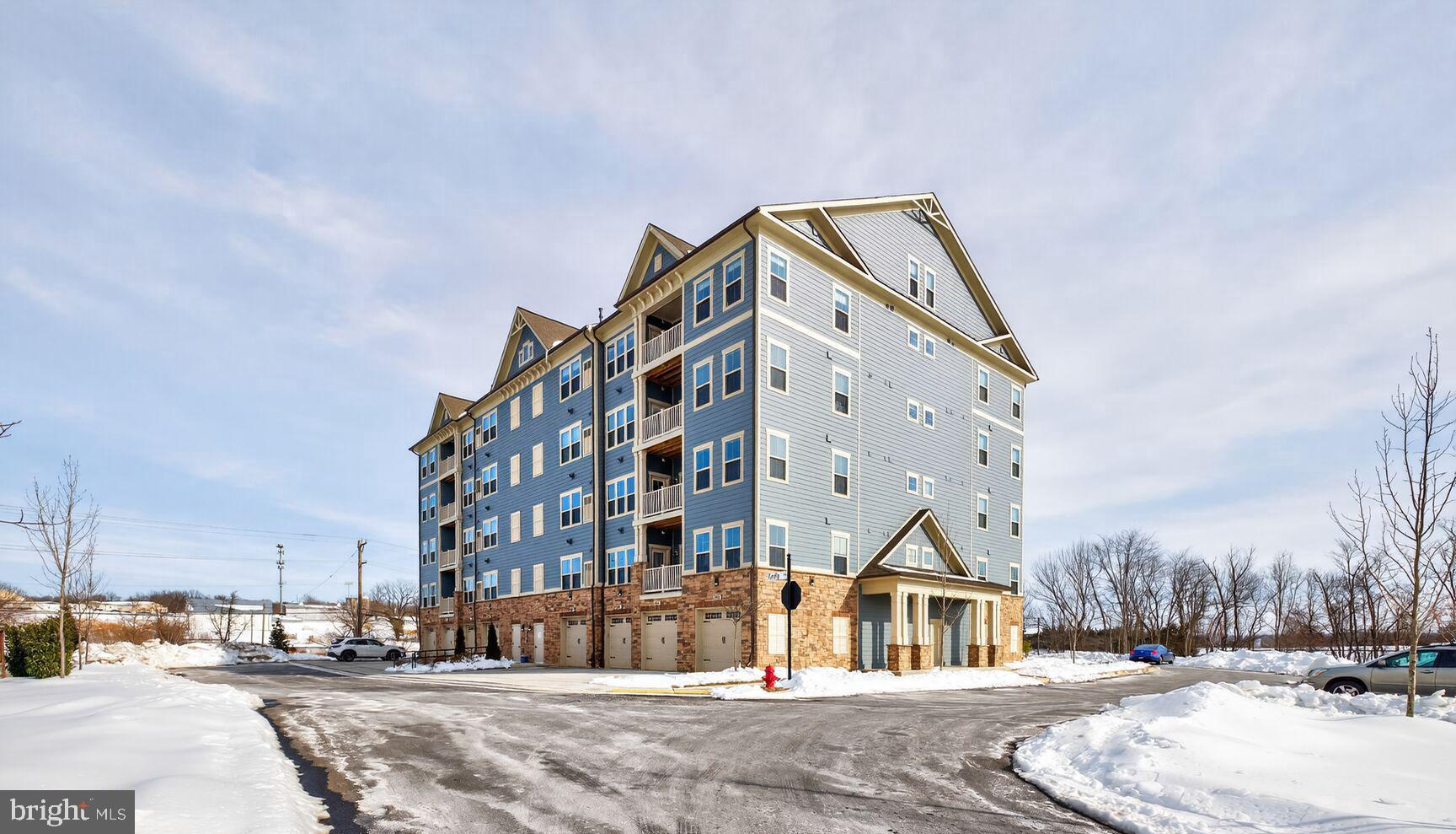 3315 FIREFLY LANE 304