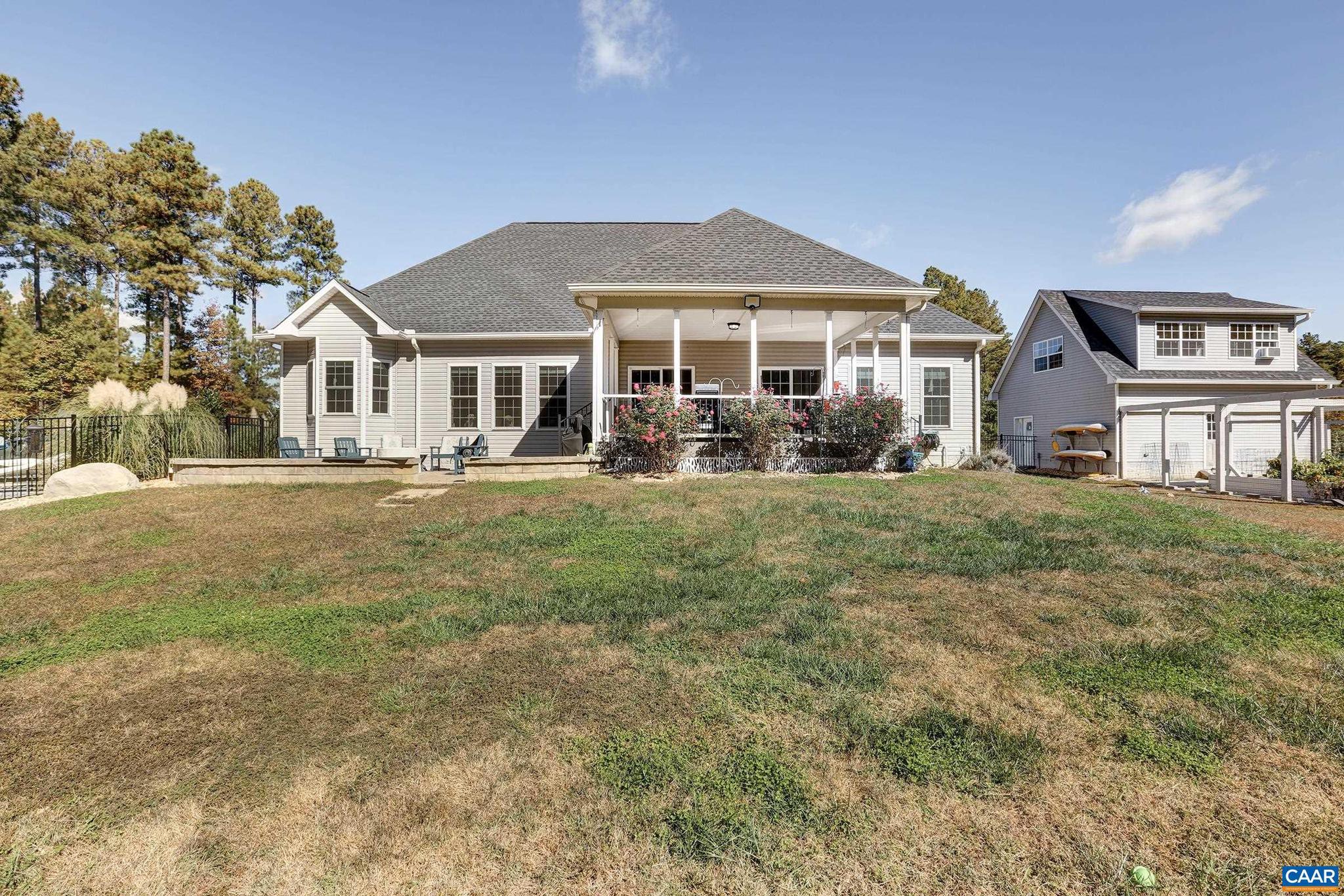 THE WATERS - Residential