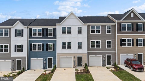 Townhouse For Rent - 105 Milburn Drive<br/> MARTINSBURG, WV 25403