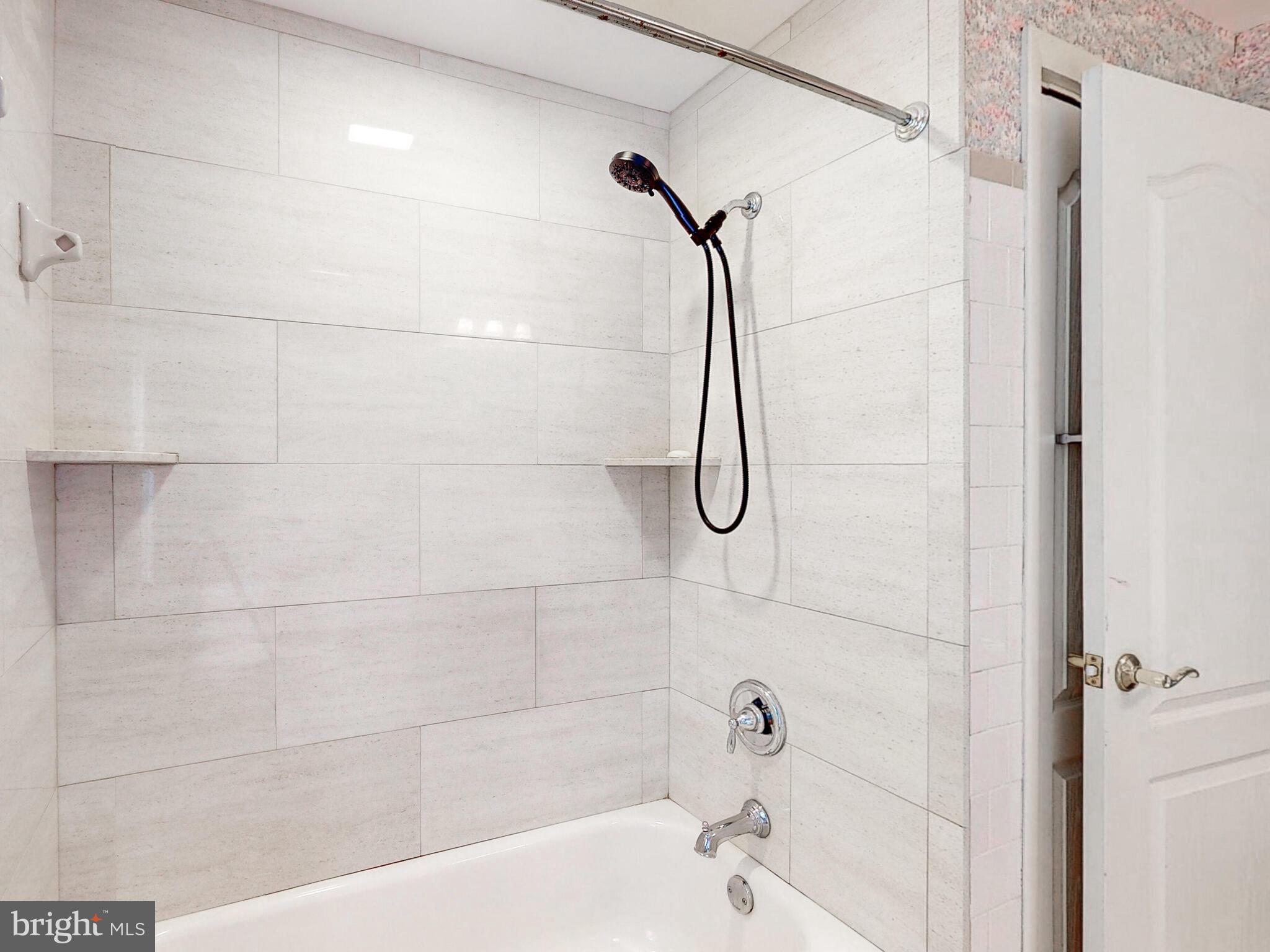 VILLA VUE EAST - Residential