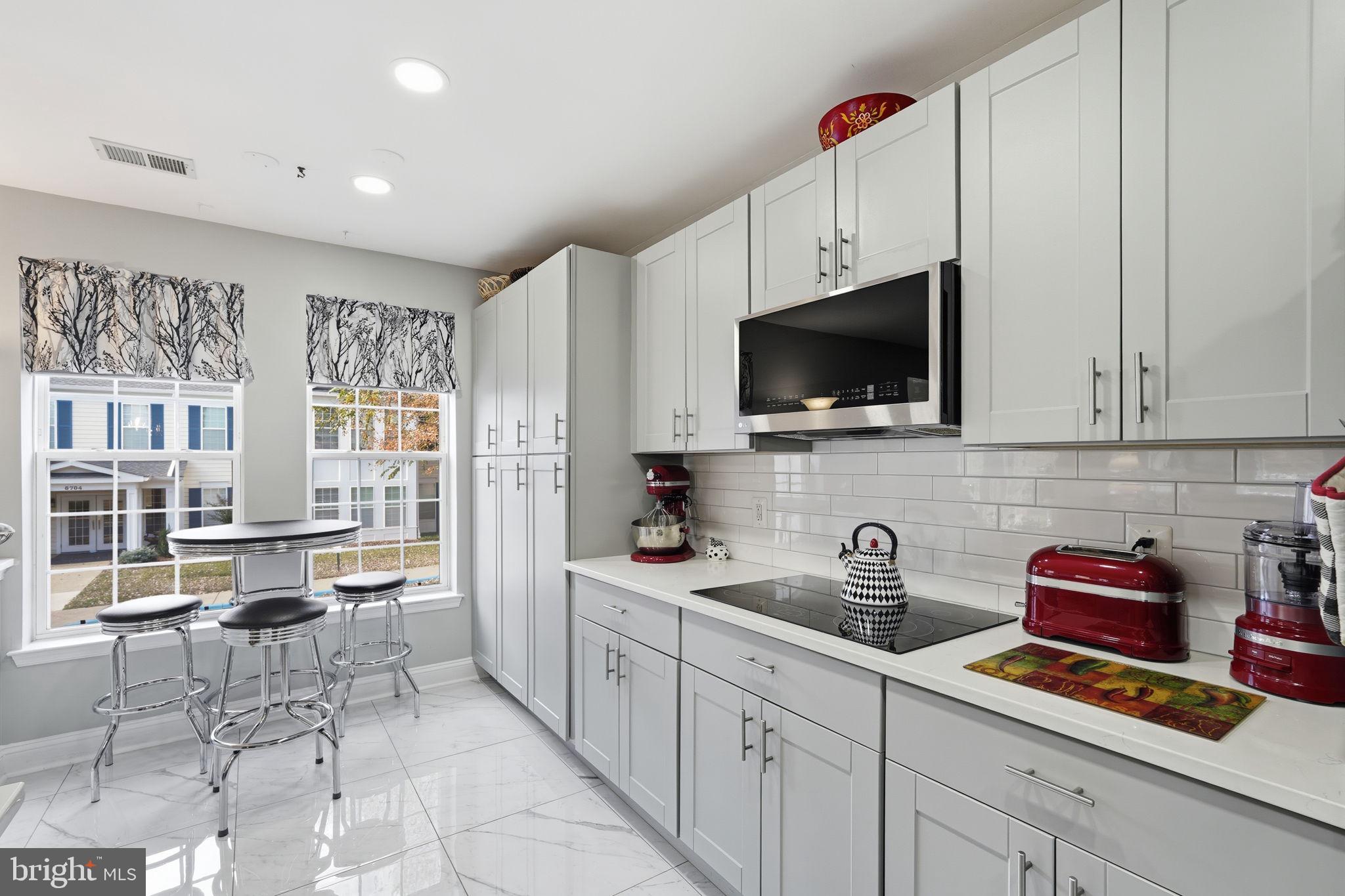 SUFFIELD MEADOWS - Residential