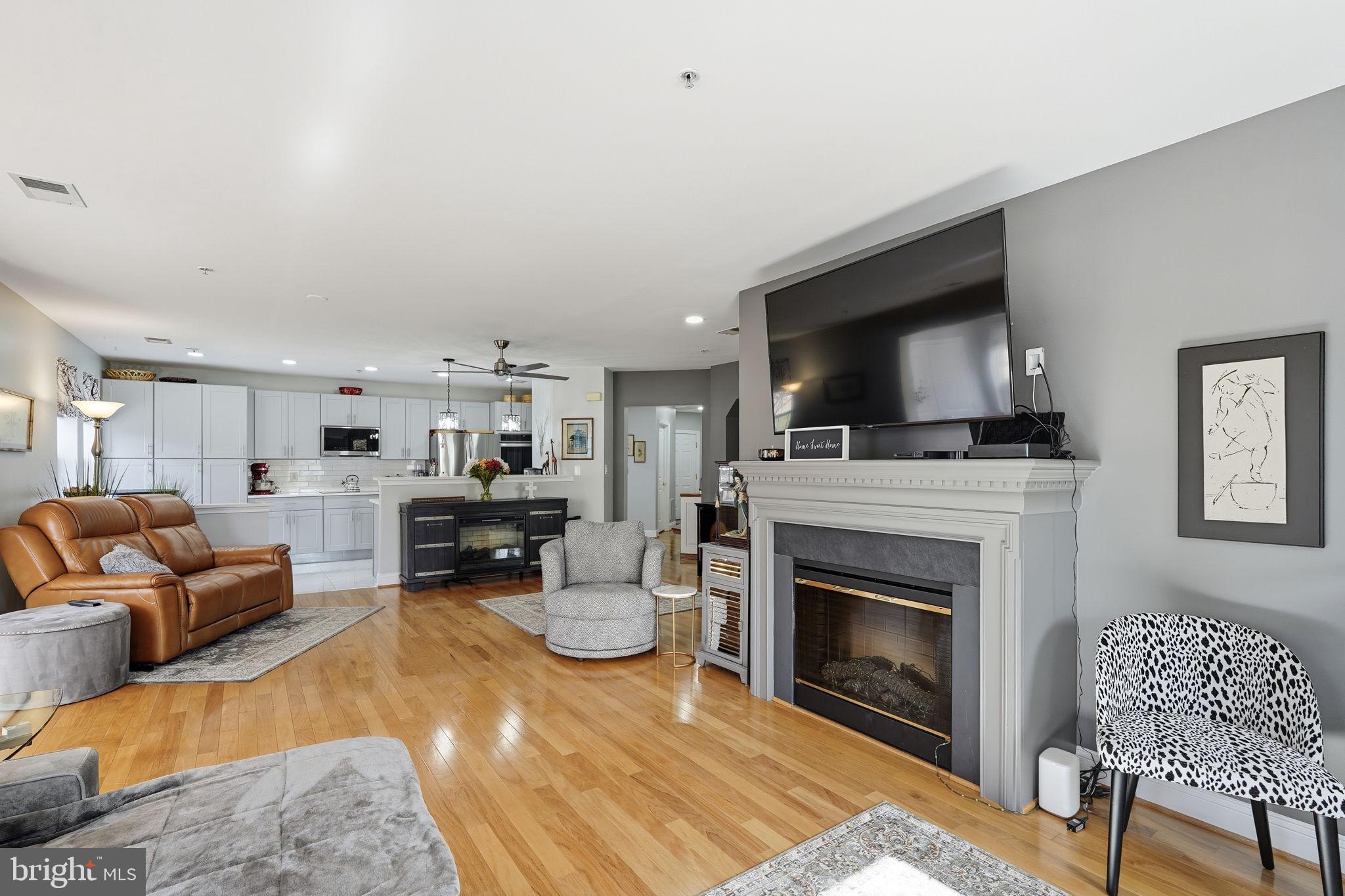 SUFFIELD MEADOWS - Residential