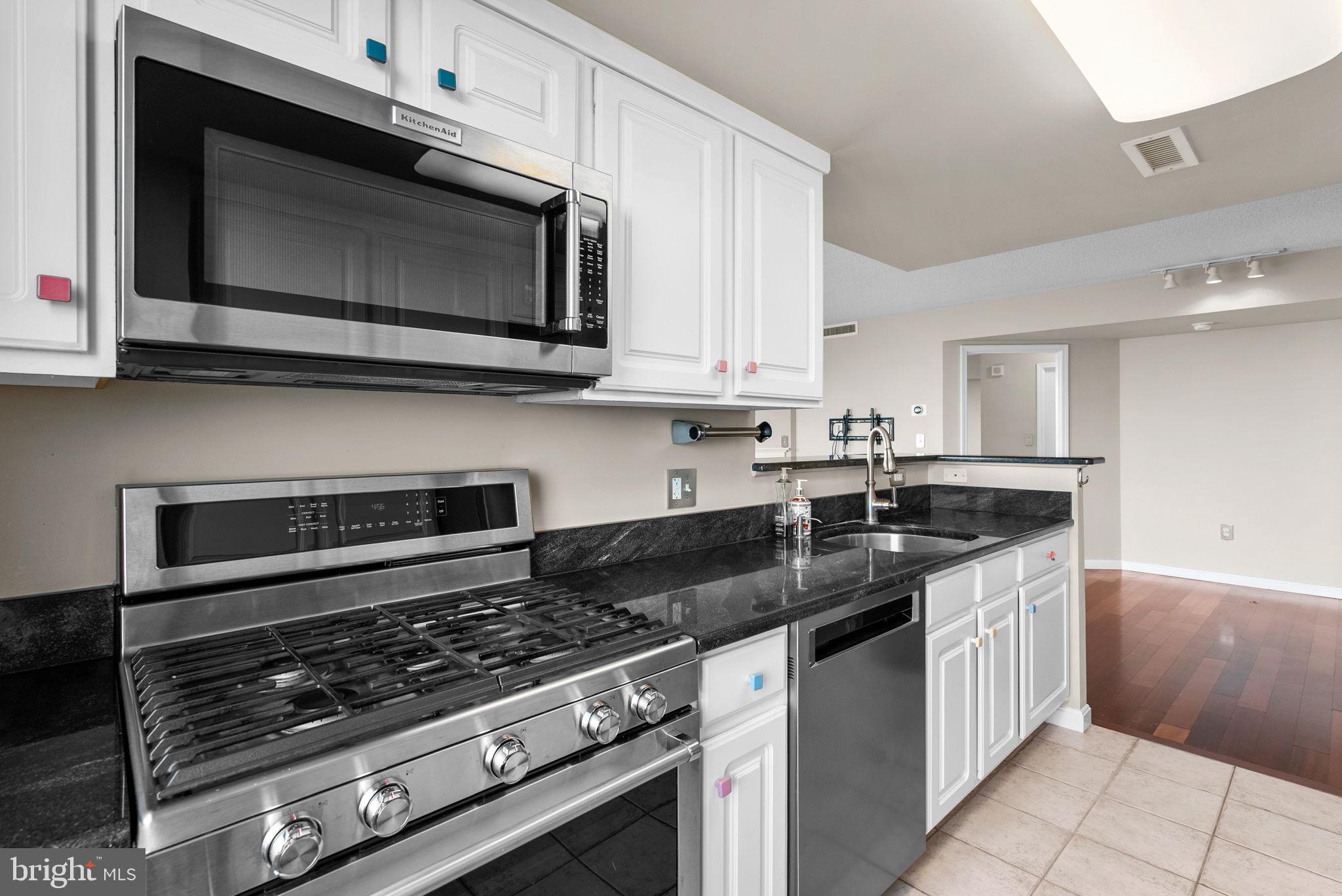 GALLERY AT WHITE FLINT - Residential Lease