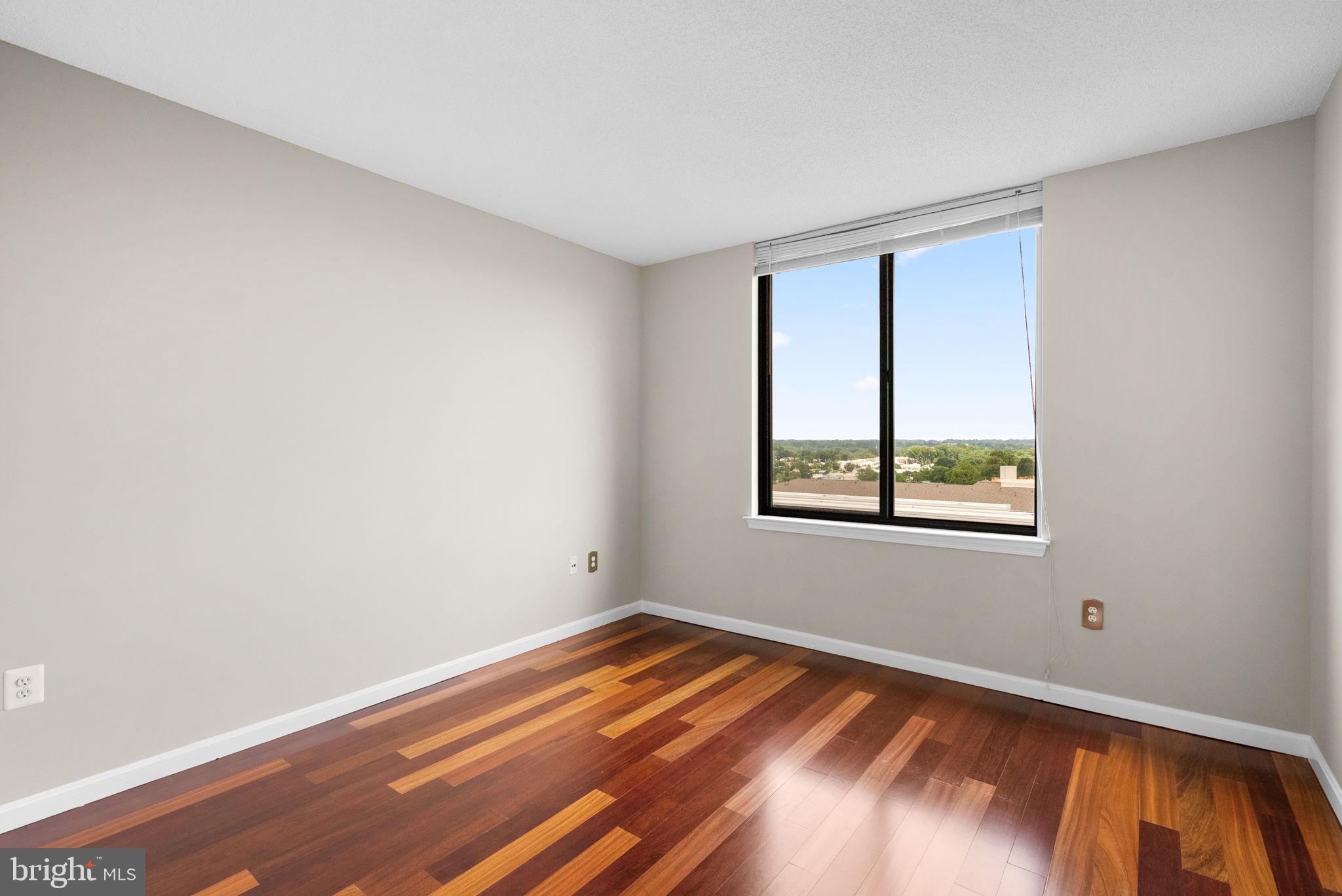 GALLERY AT WHITE FLINT - Residential Lease