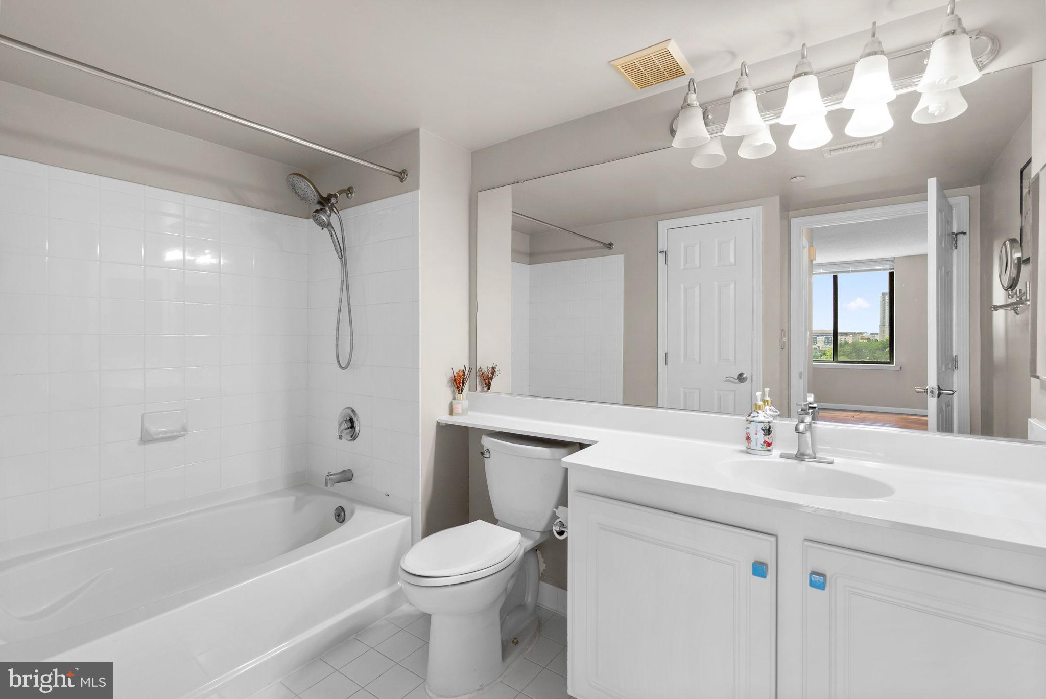 GALLERY AT WHITE FLINT - Residential Lease