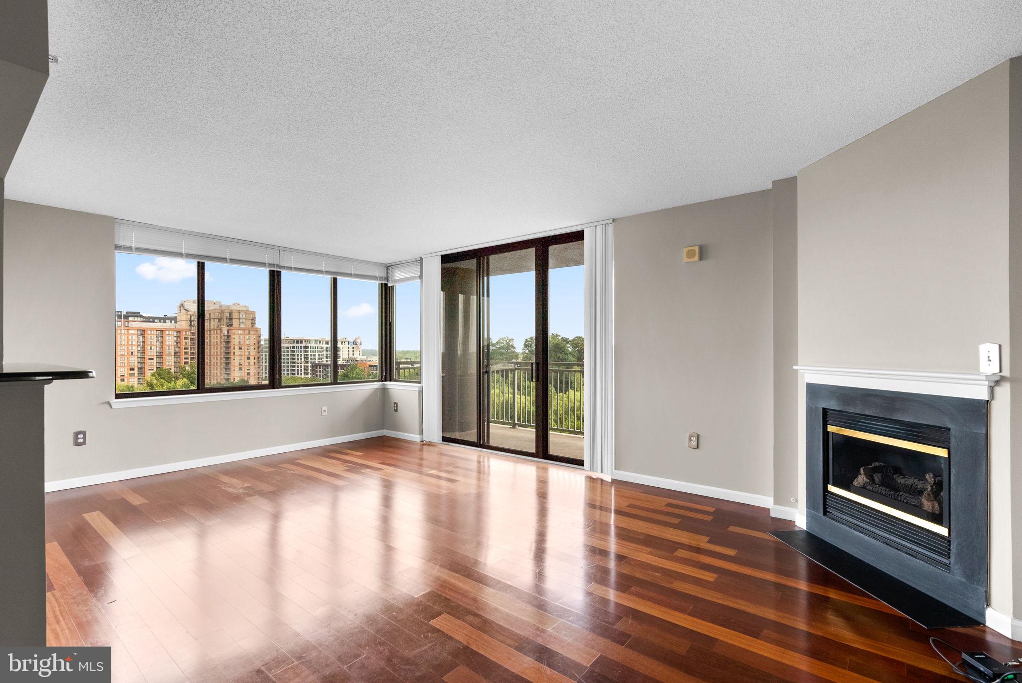 GALLERY AT WHITE FLINT - Residential Lease