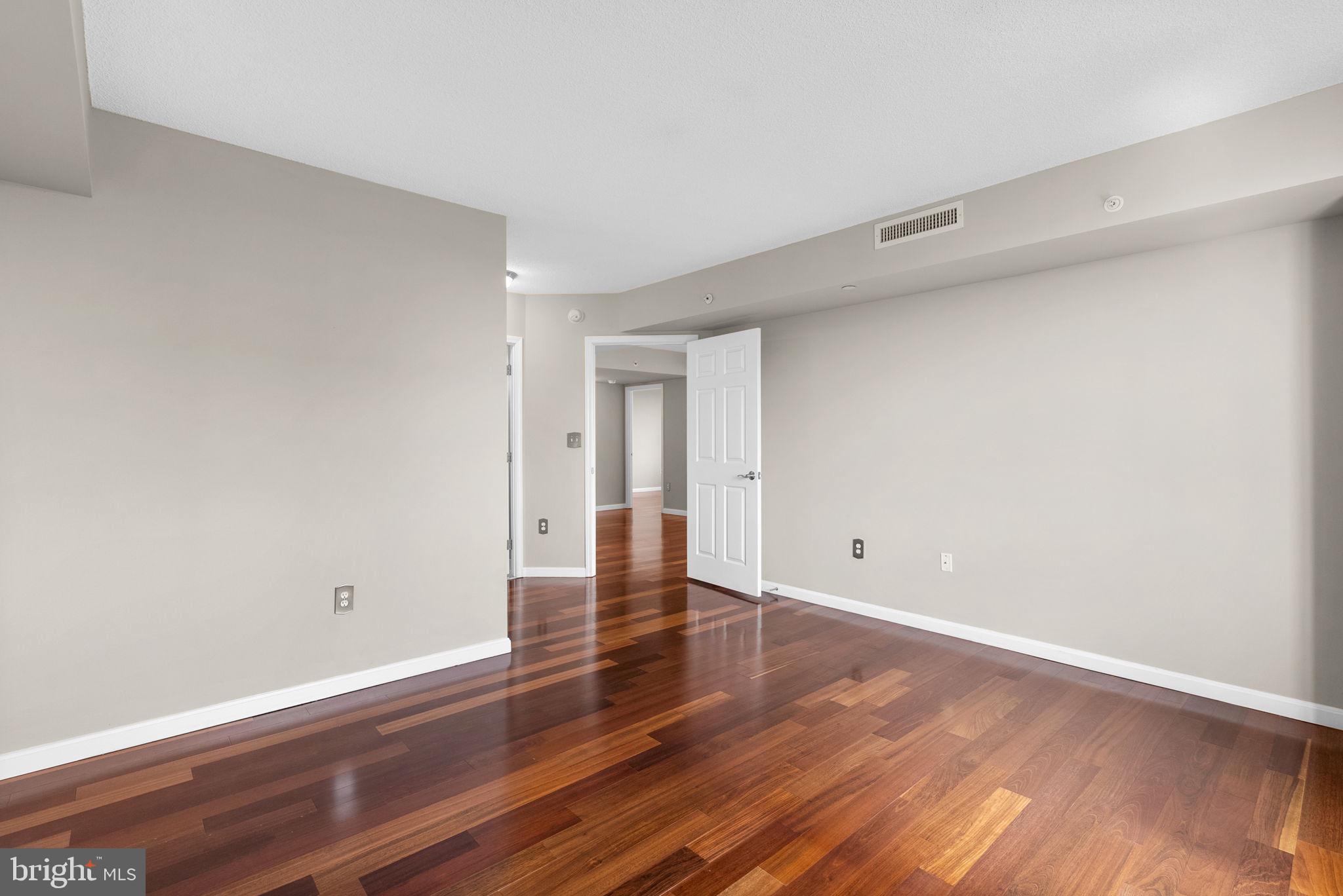 GALLERY AT WHITE FLINT - Residential Lease