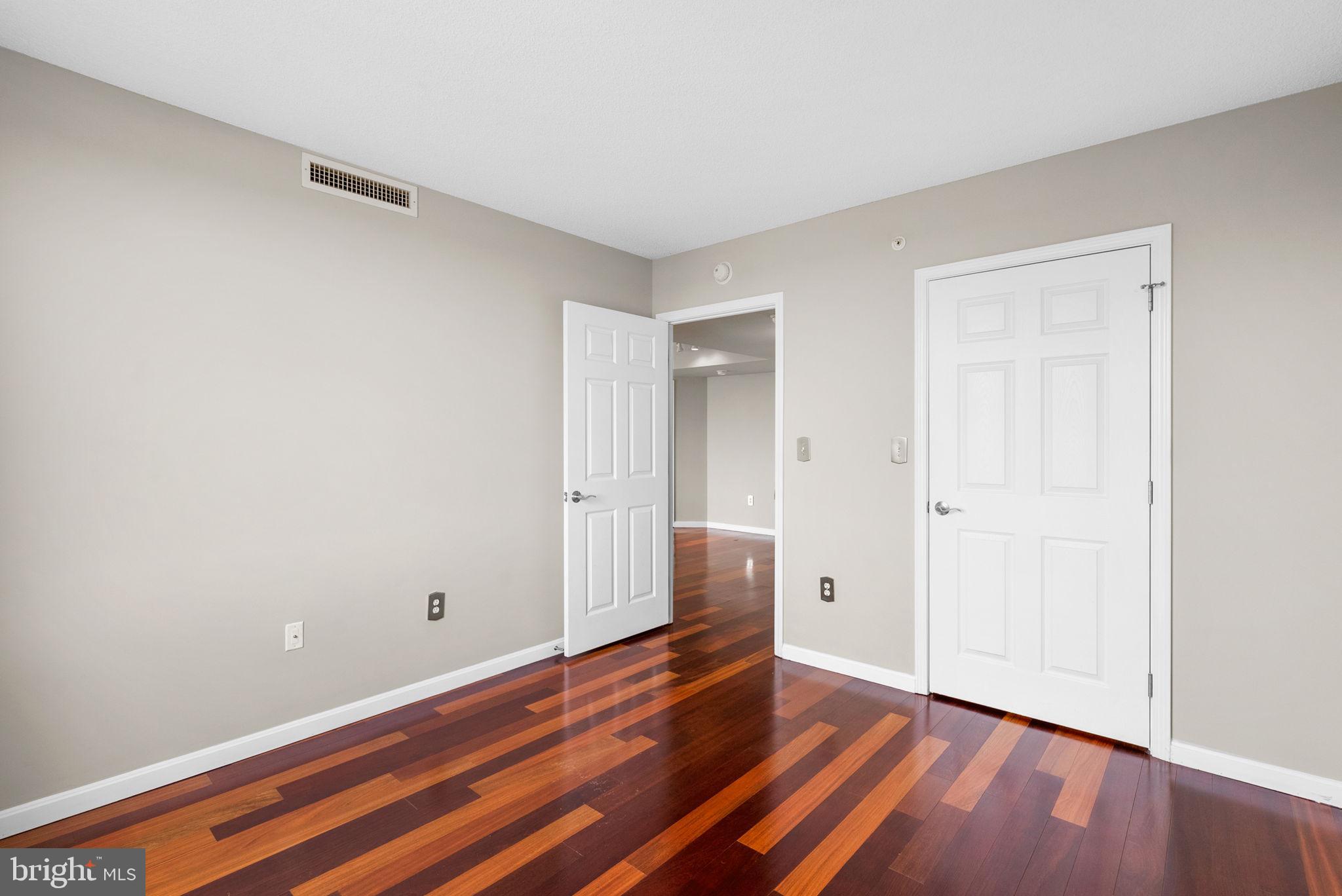 GALLERY AT WHITE FLINT - Residential Lease