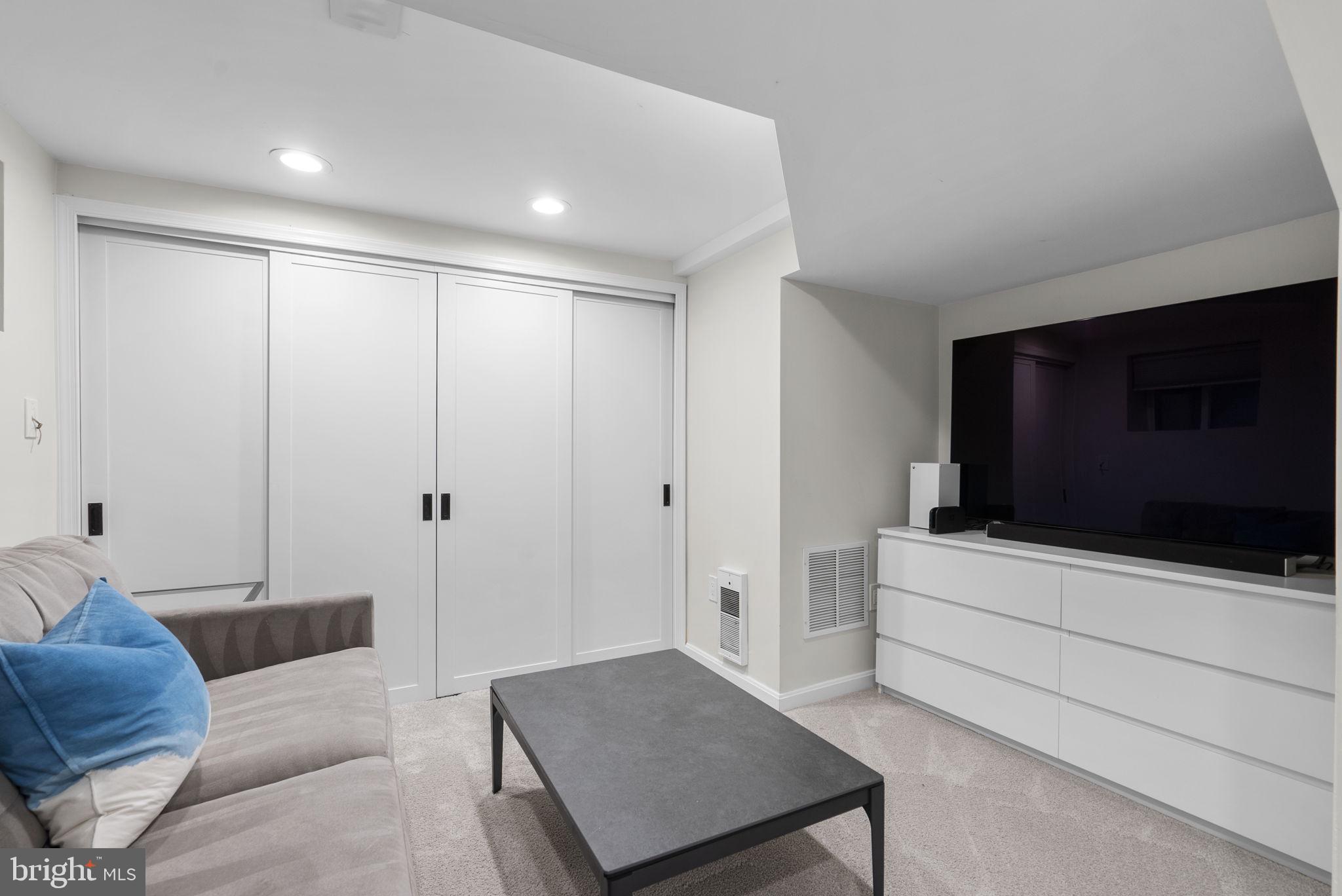 GLEN MAR PARK - Residential