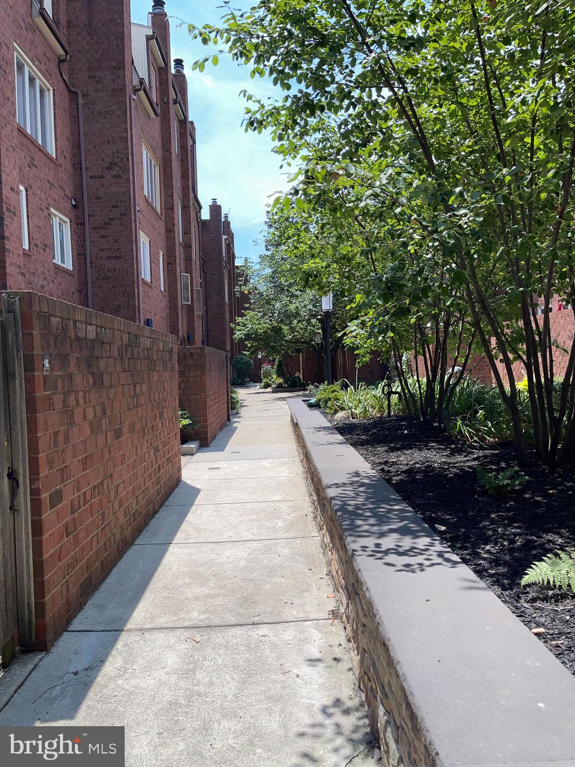 QUEEN VILLAGE - Residential Lease