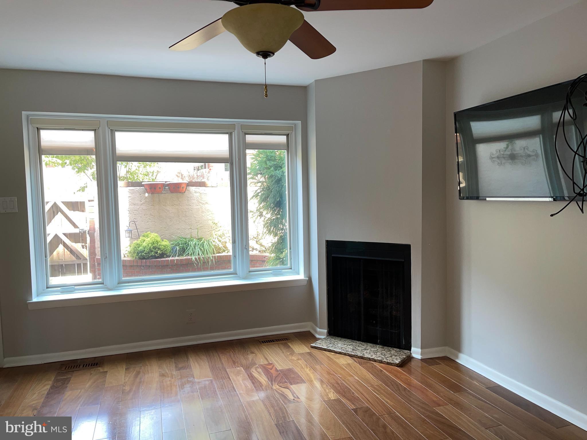 QUEEN VILLAGE - Residential Lease