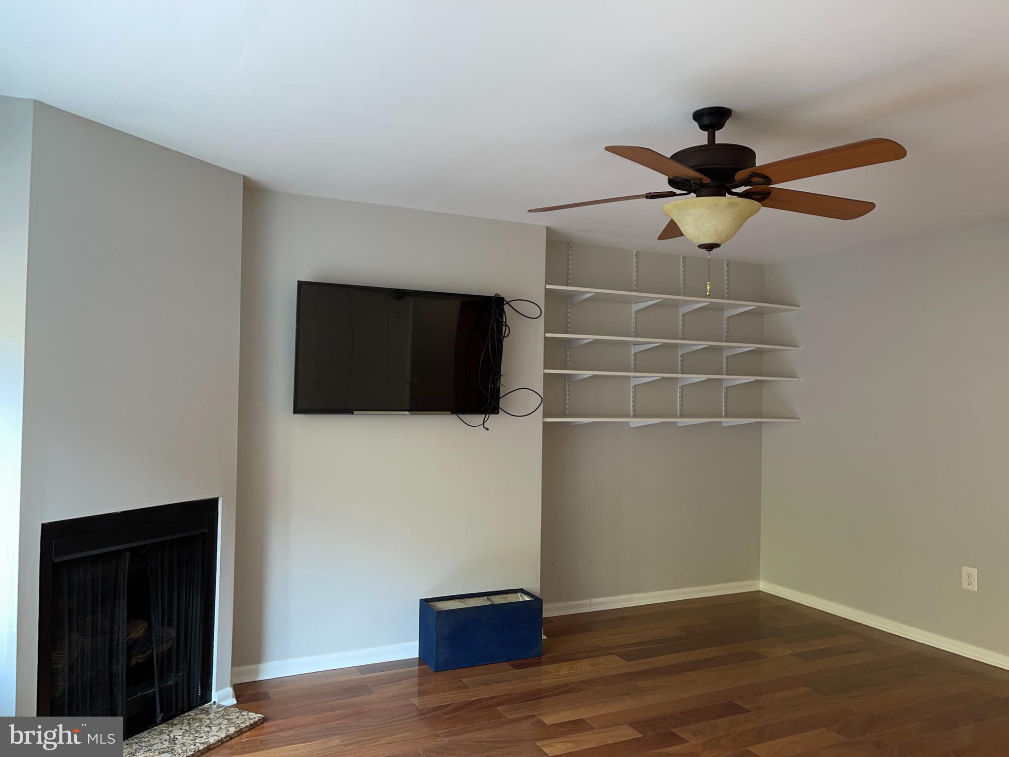 QUEEN VILLAGE - Residential Lease