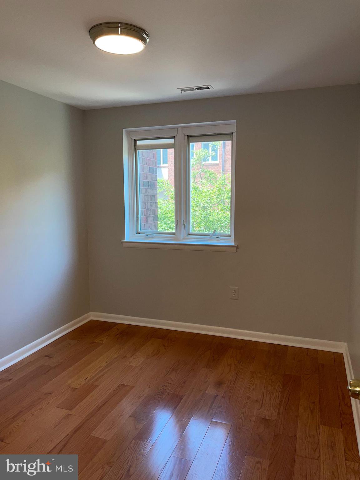 QUEEN VILLAGE - Residential Lease