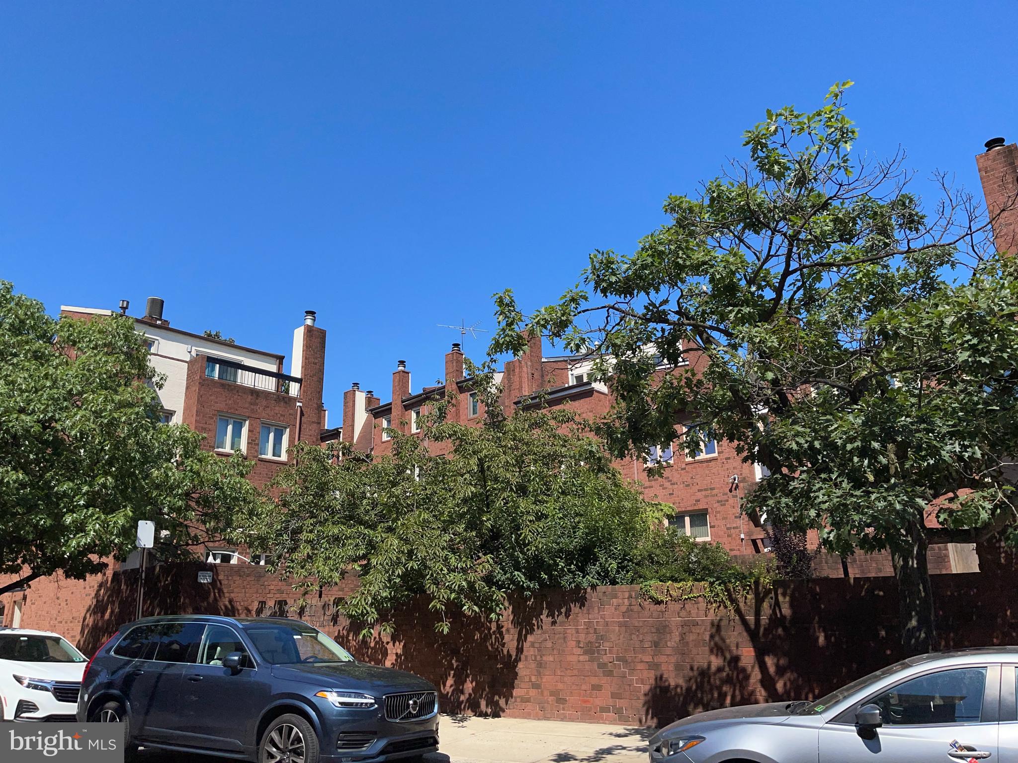 QUEEN VILLAGE - Residential Lease