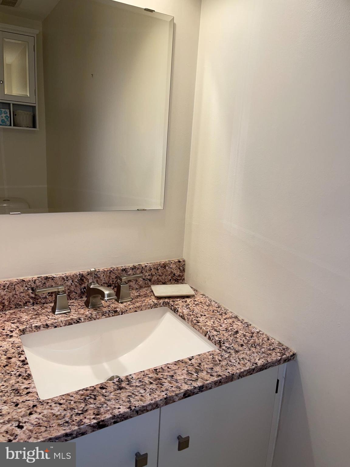 QUEEN VILLAGE - Residential Lease