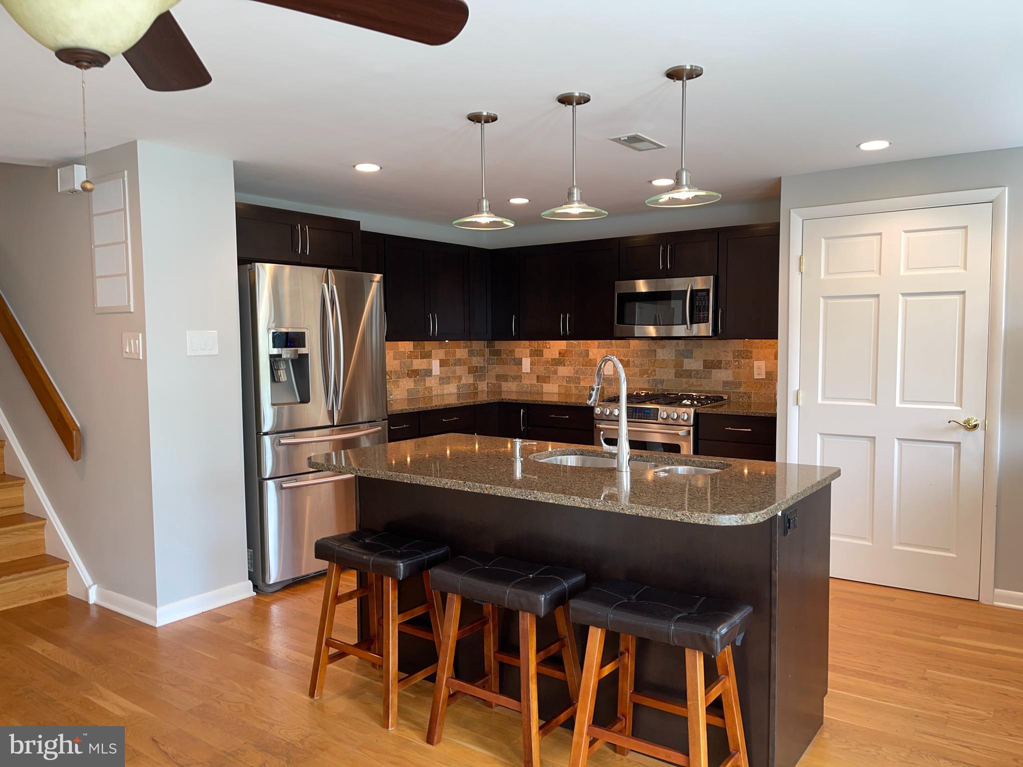 QUEEN VILLAGE - Residential Lease