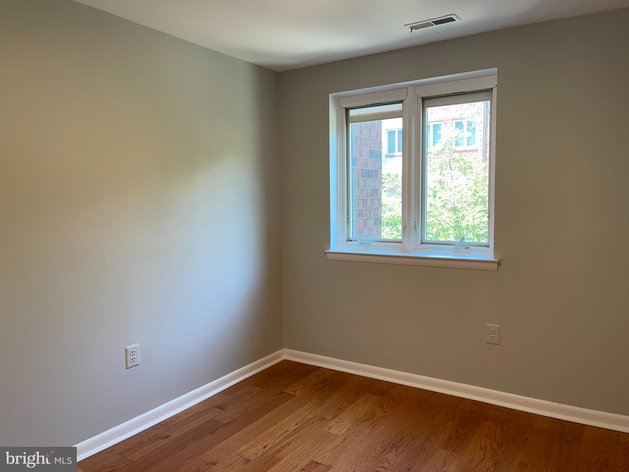 QUEEN VILLAGE - Residential Lease