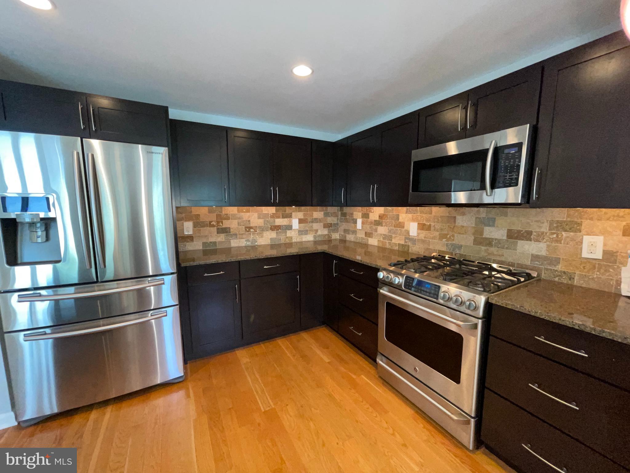 QUEEN VILLAGE - Residential Lease