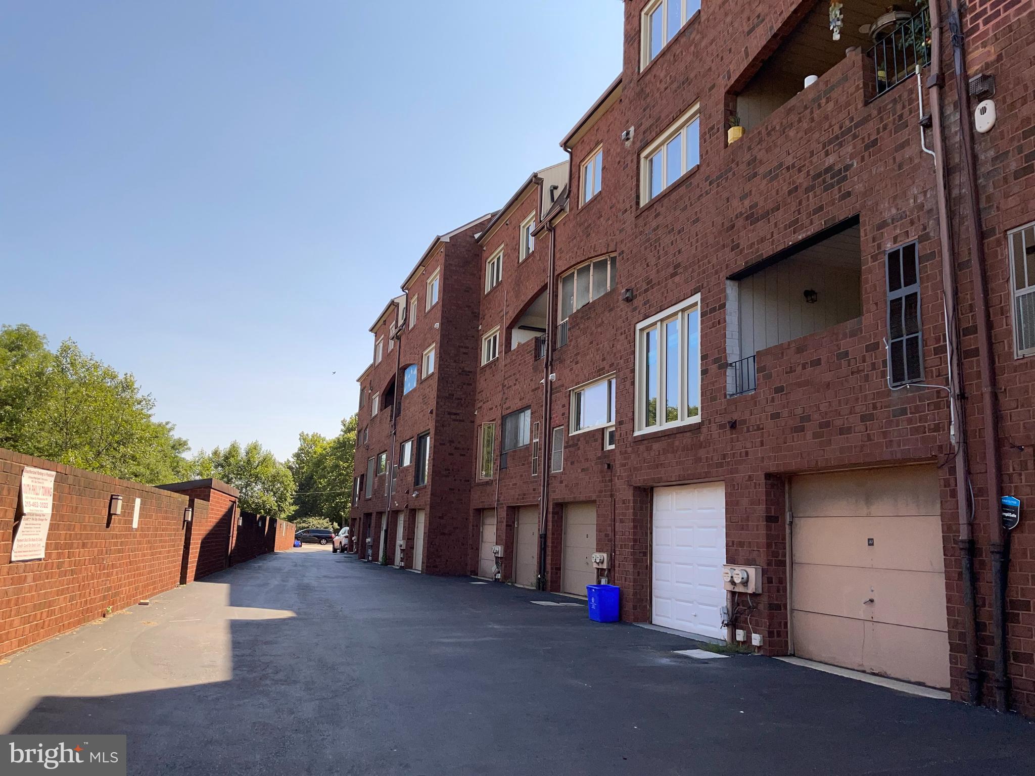 QUEEN VILLAGE - Residential Lease