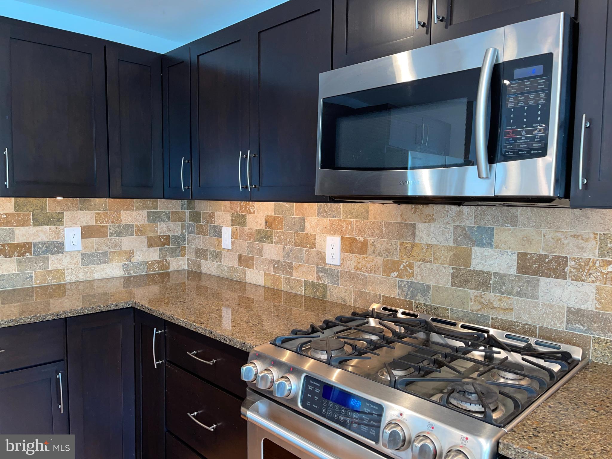 QUEEN VILLAGE - Residential Lease