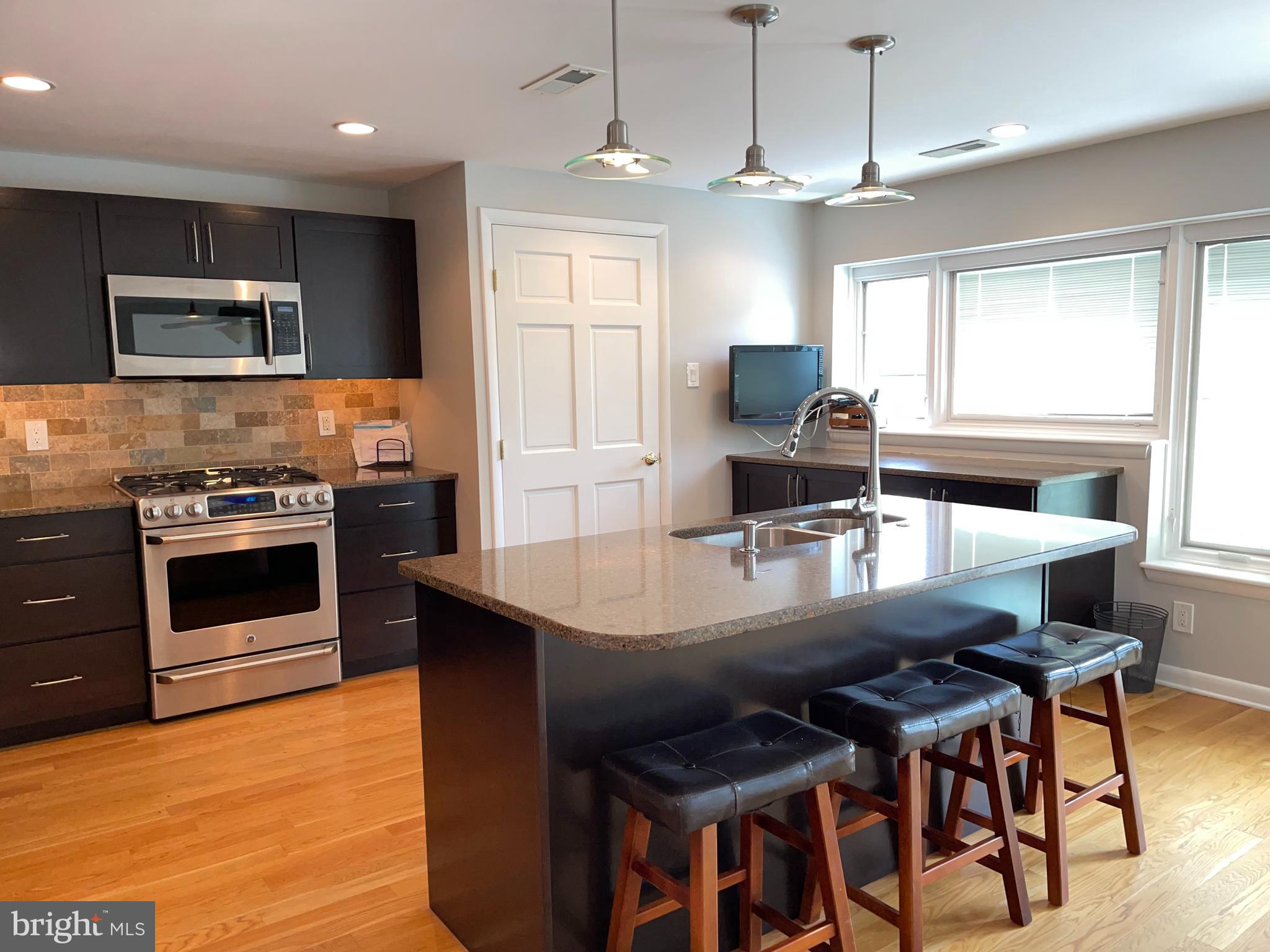 QUEEN VILLAGE - Residential Lease