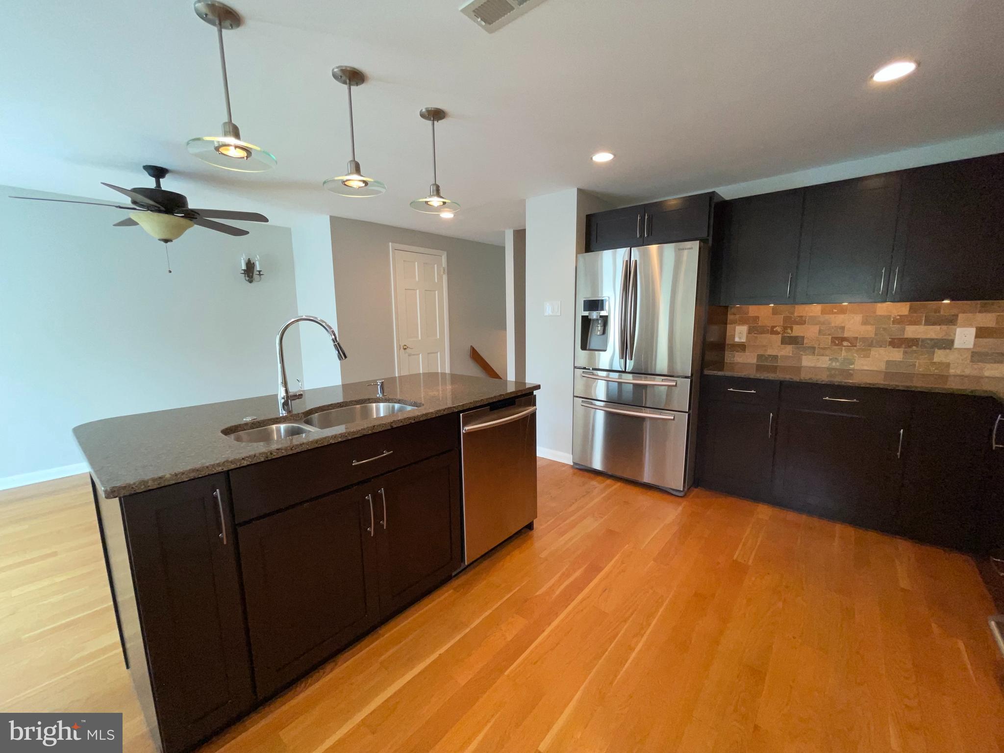 QUEEN VILLAGE - Residential Lease