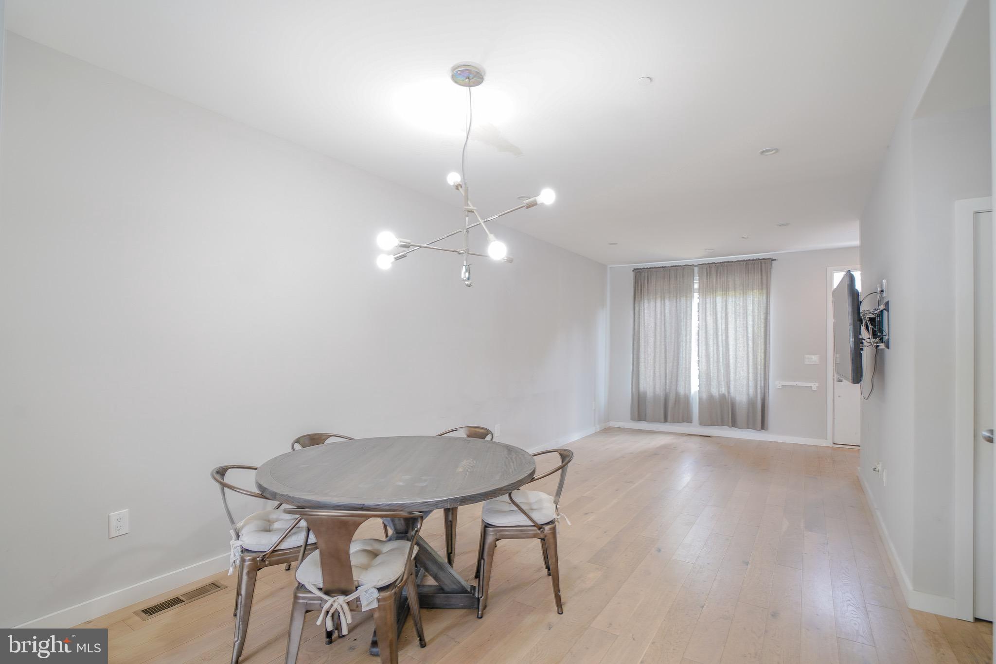 OLDE KENSINGTON - Residential Lease