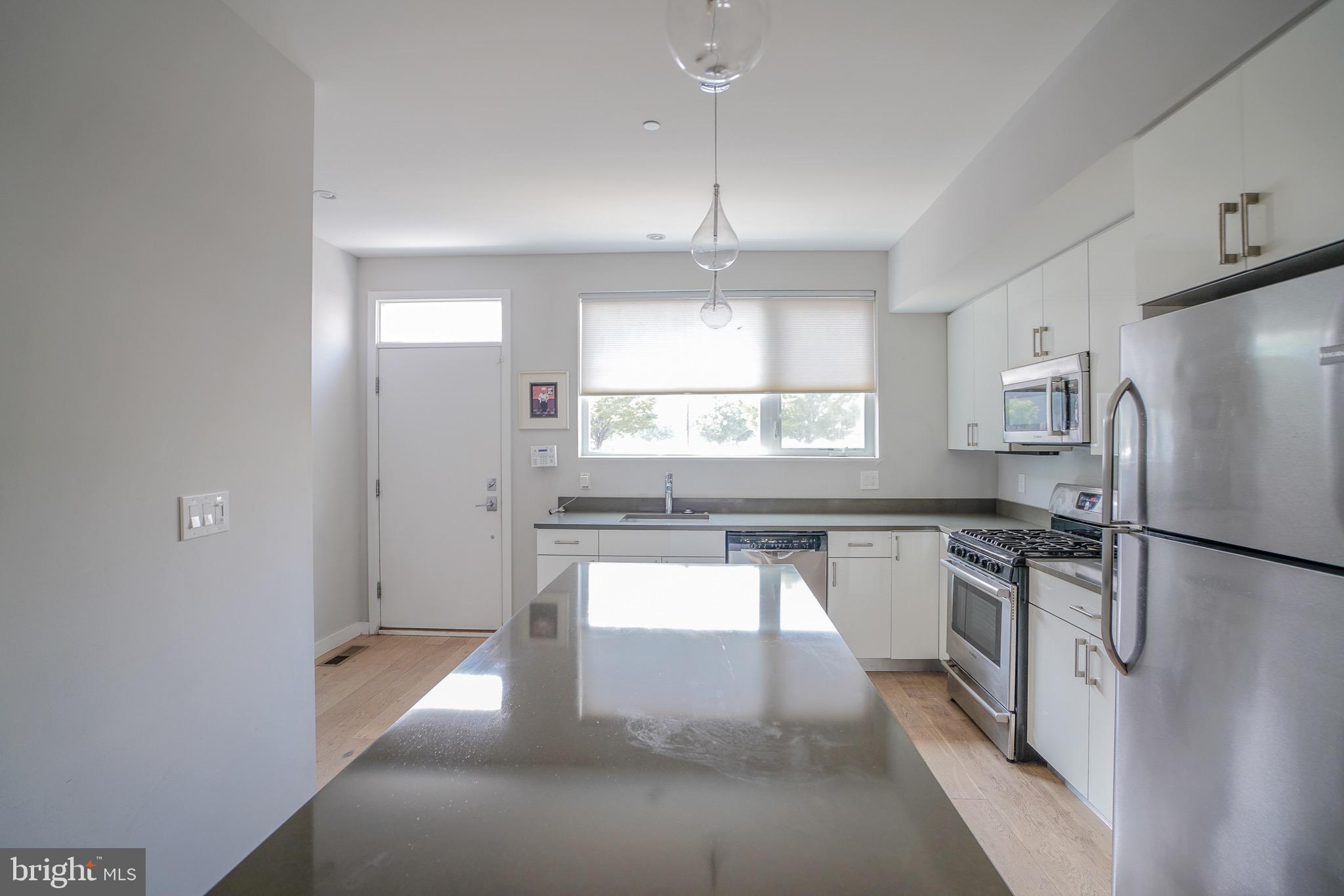 OLDE KENSINGTON - Residential Lease