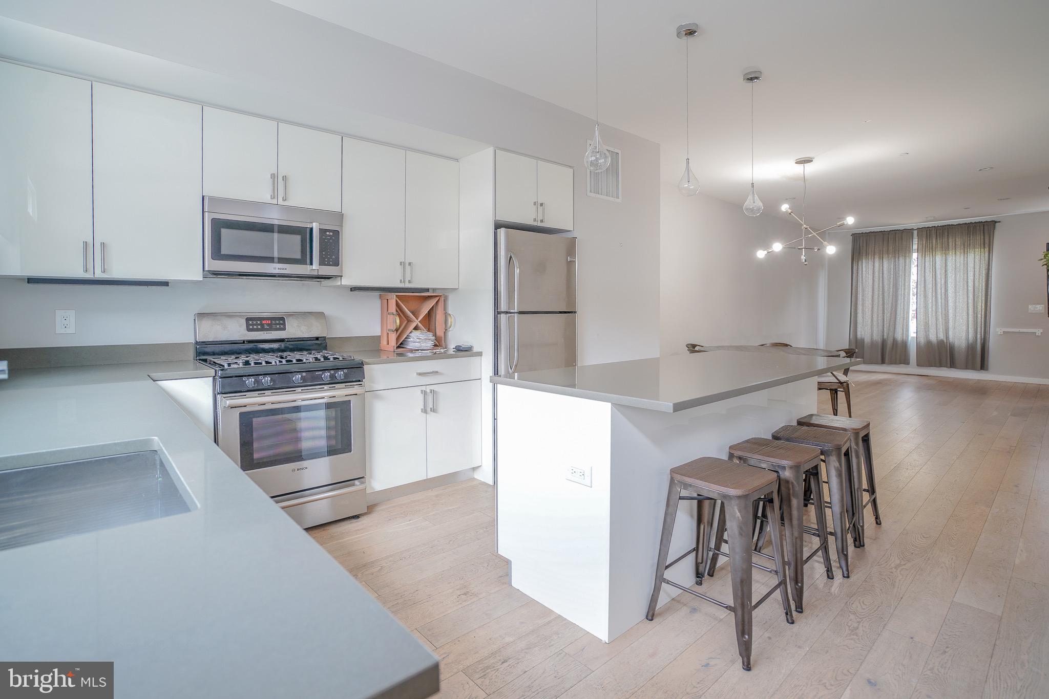 OLDE KENSINGTON - Residential Lease