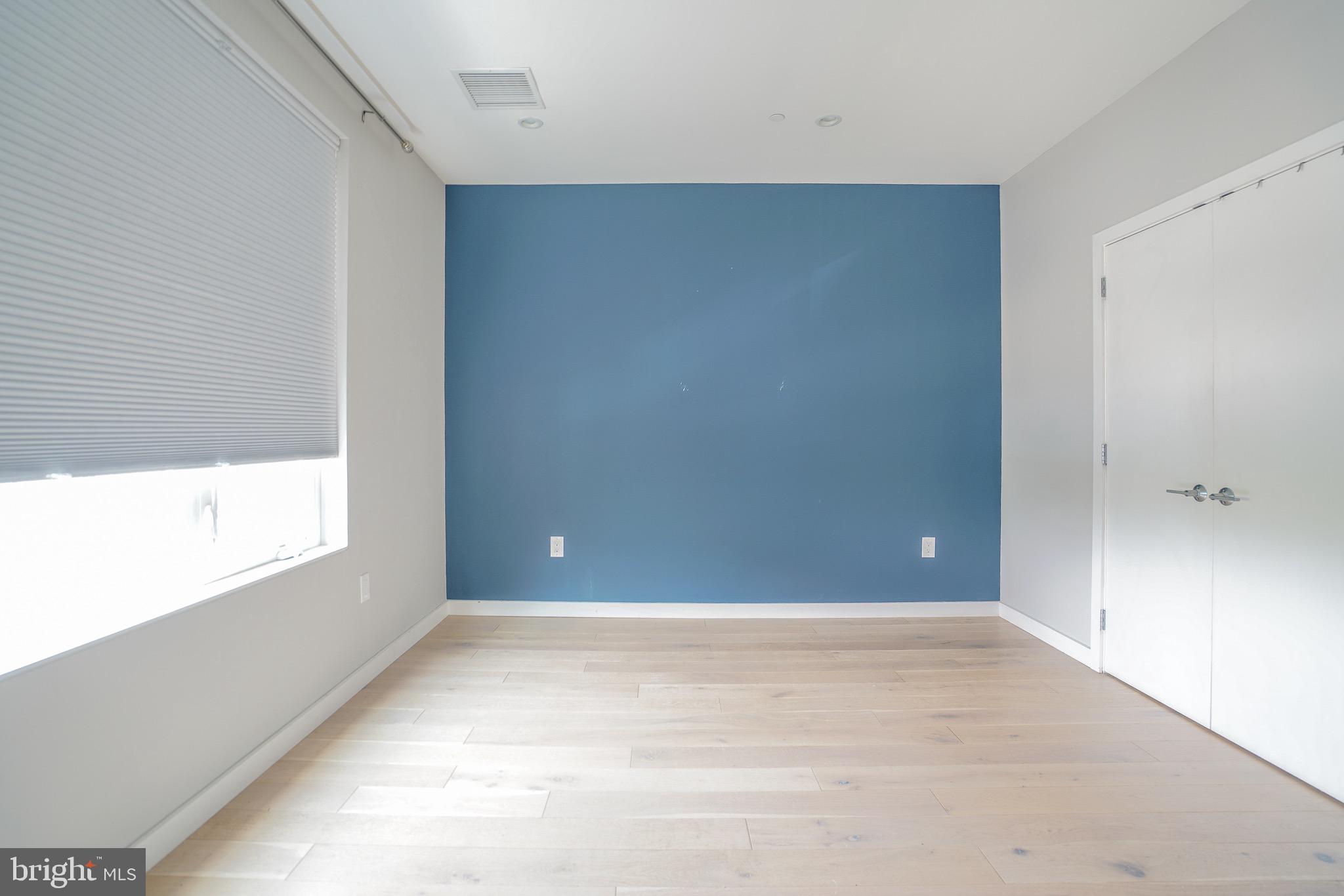 OLDE KENSINGTON - Residential Lease