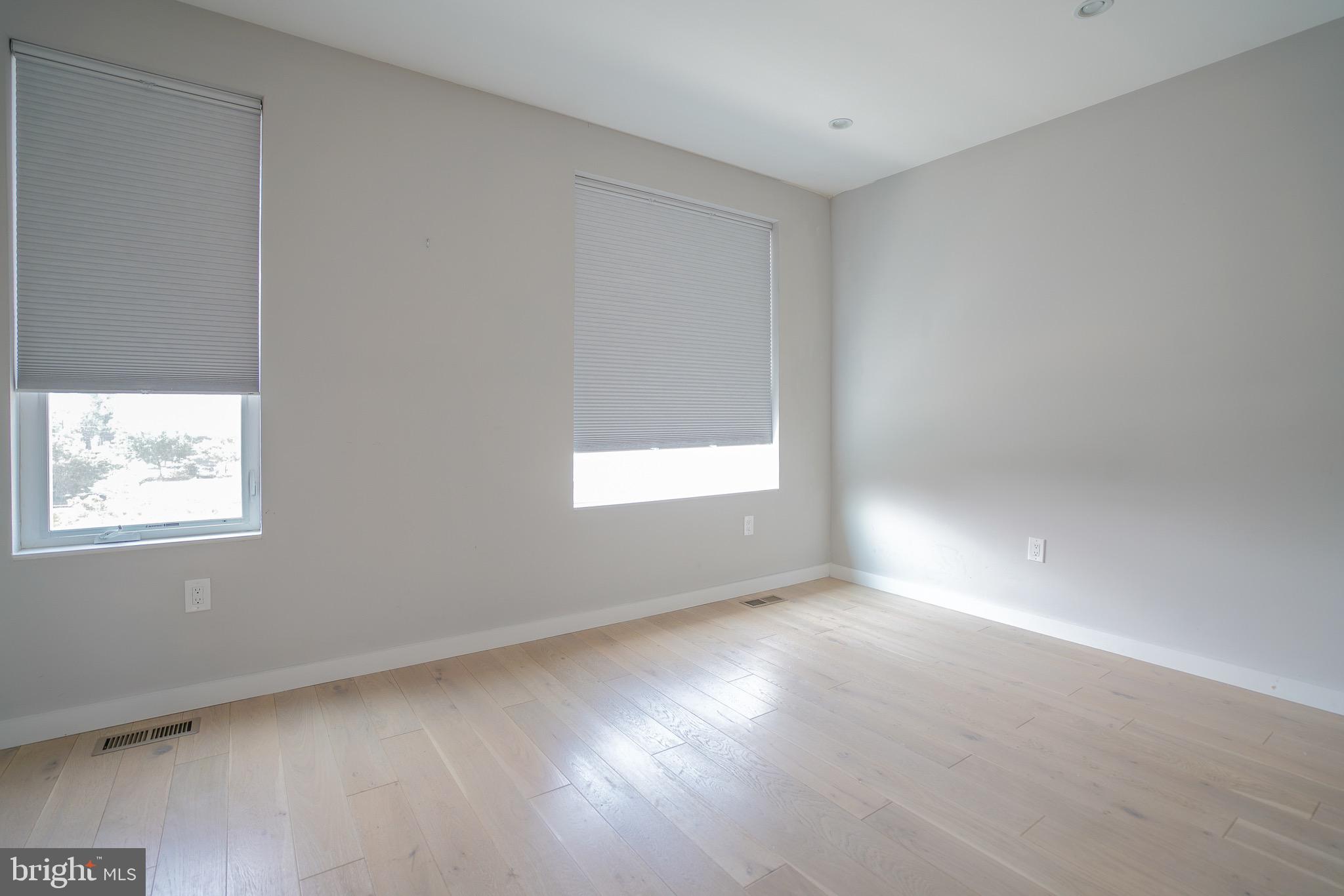 OLDE KENSINGTON - Residential Lease