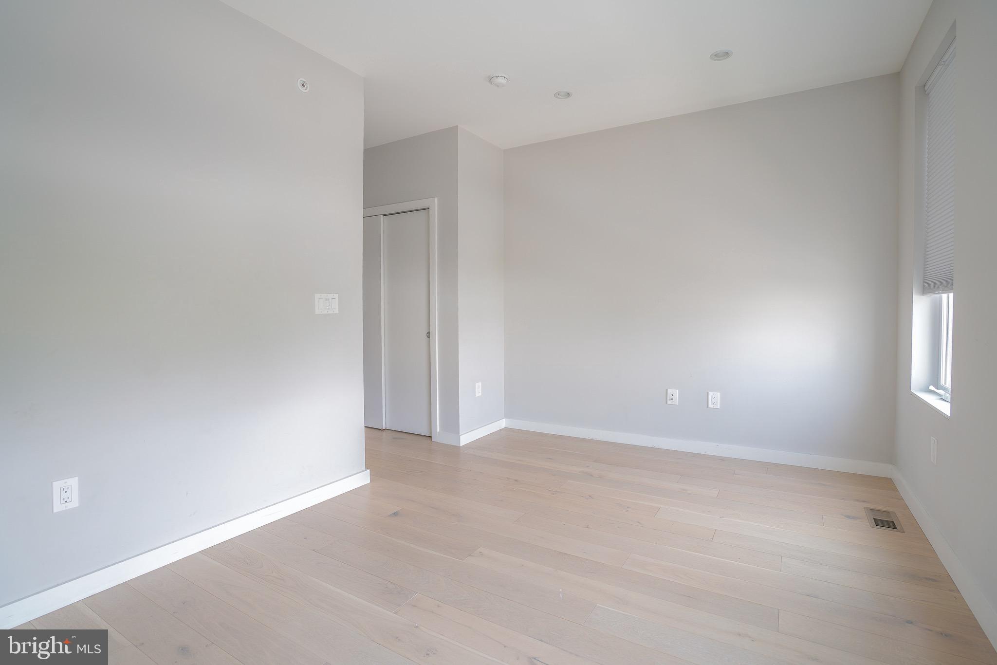 OLDE KENSINGTON - Residential Lease