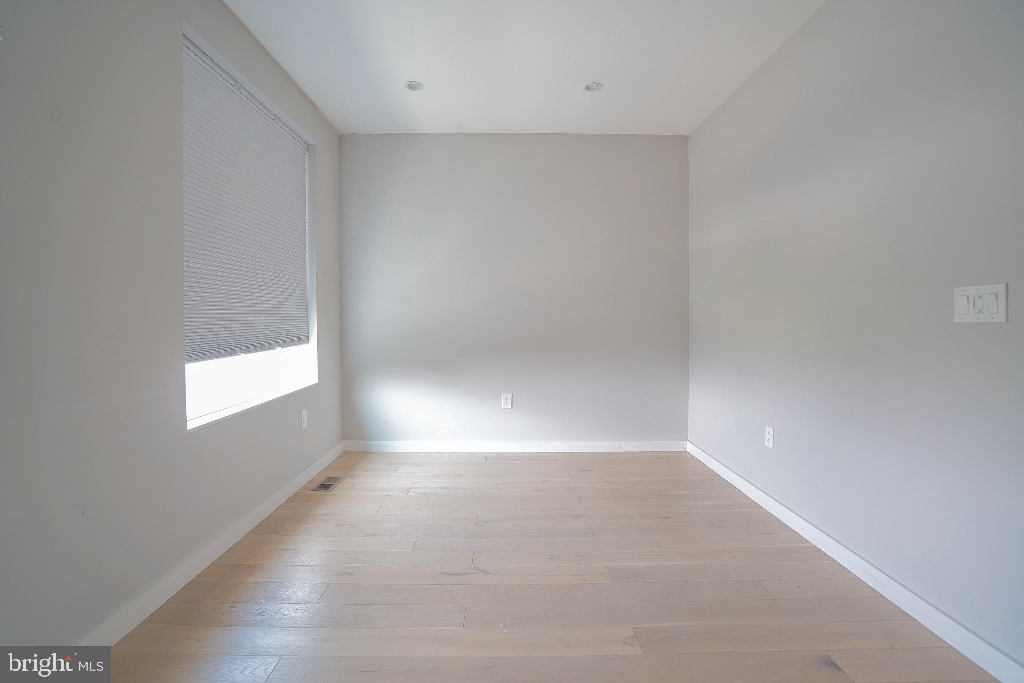 OLDE KENSINGTON - Residential Lease