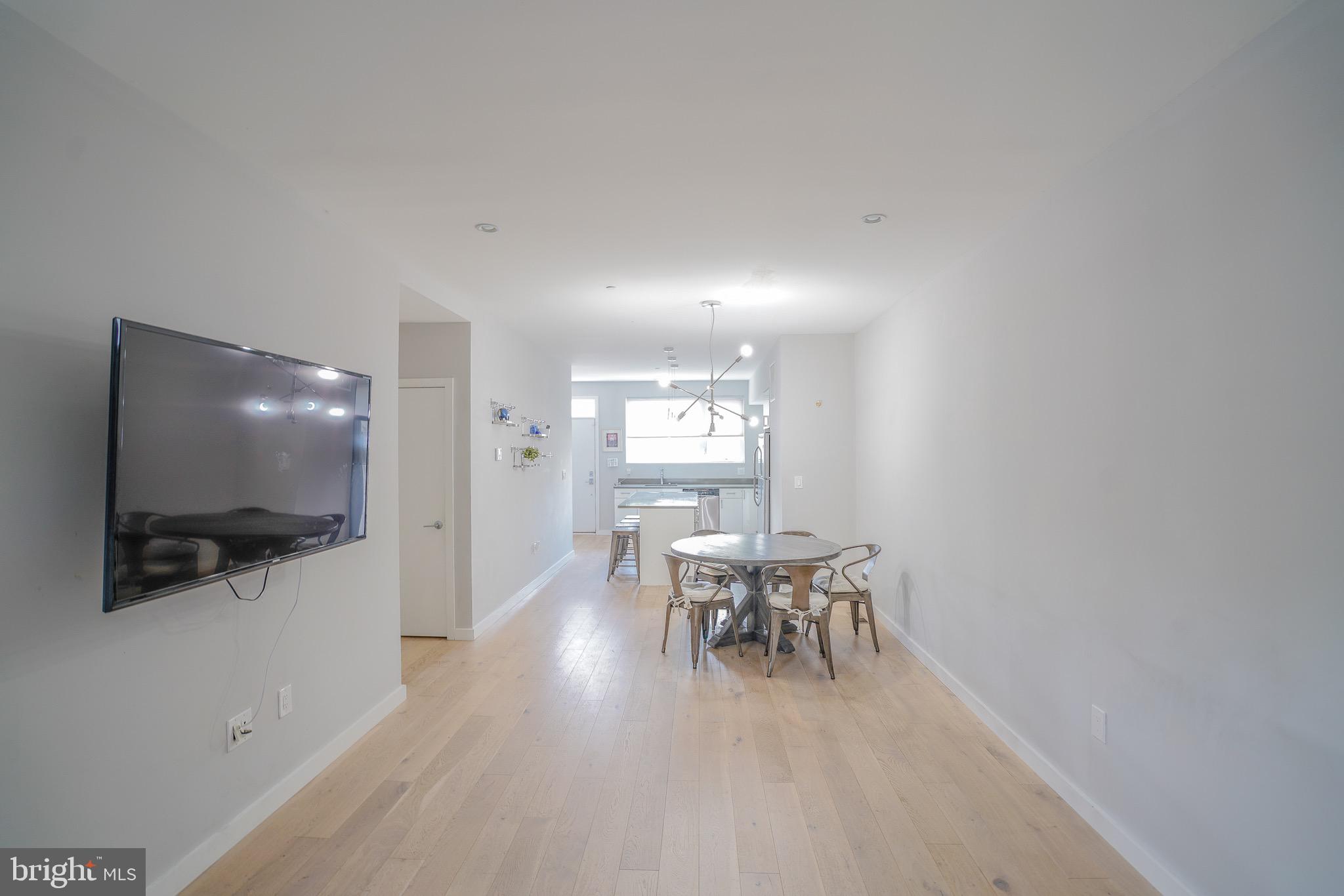 OLDE KENSINGTON - Residential Lease