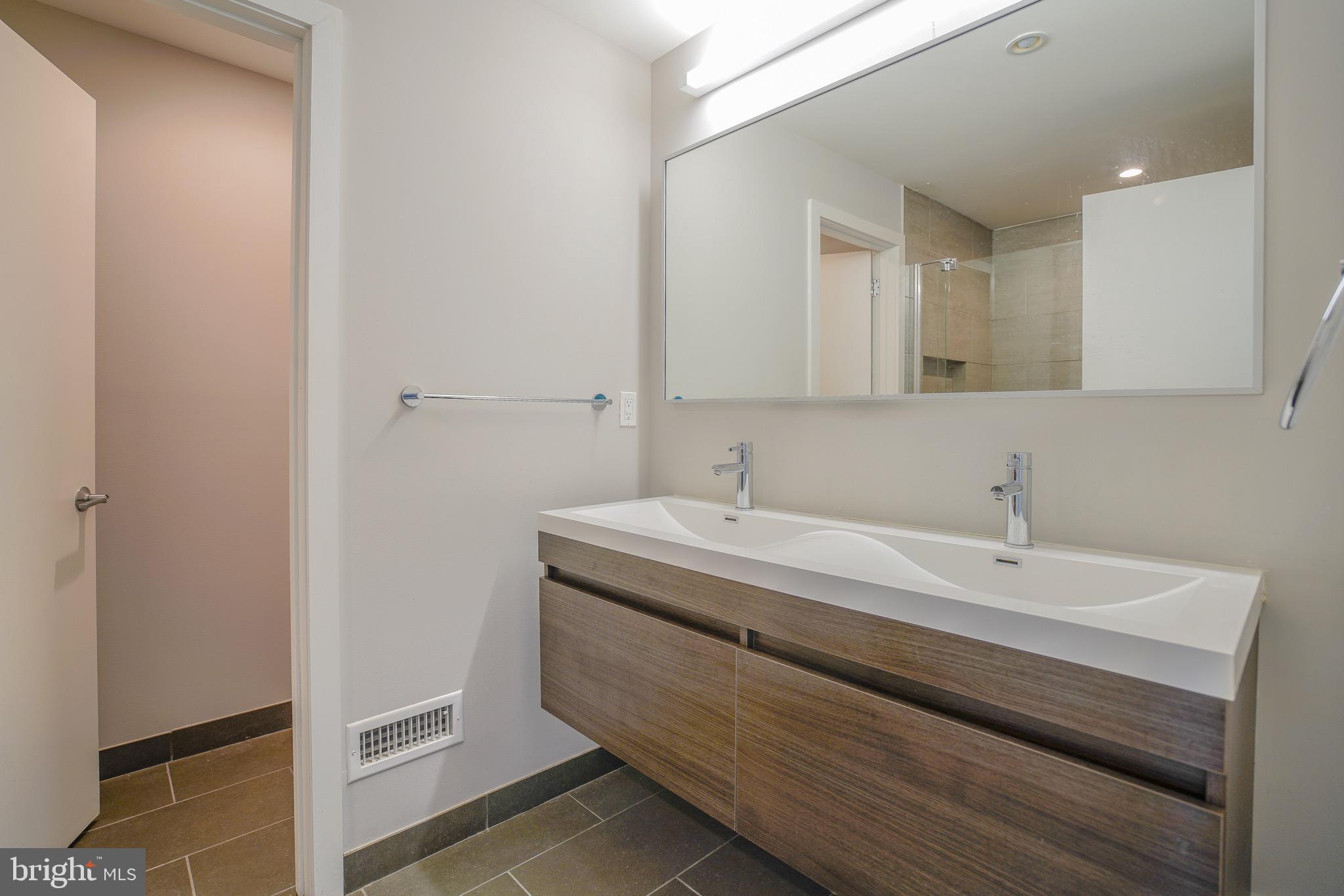 OLDE KENSINGTON - Residential Lease