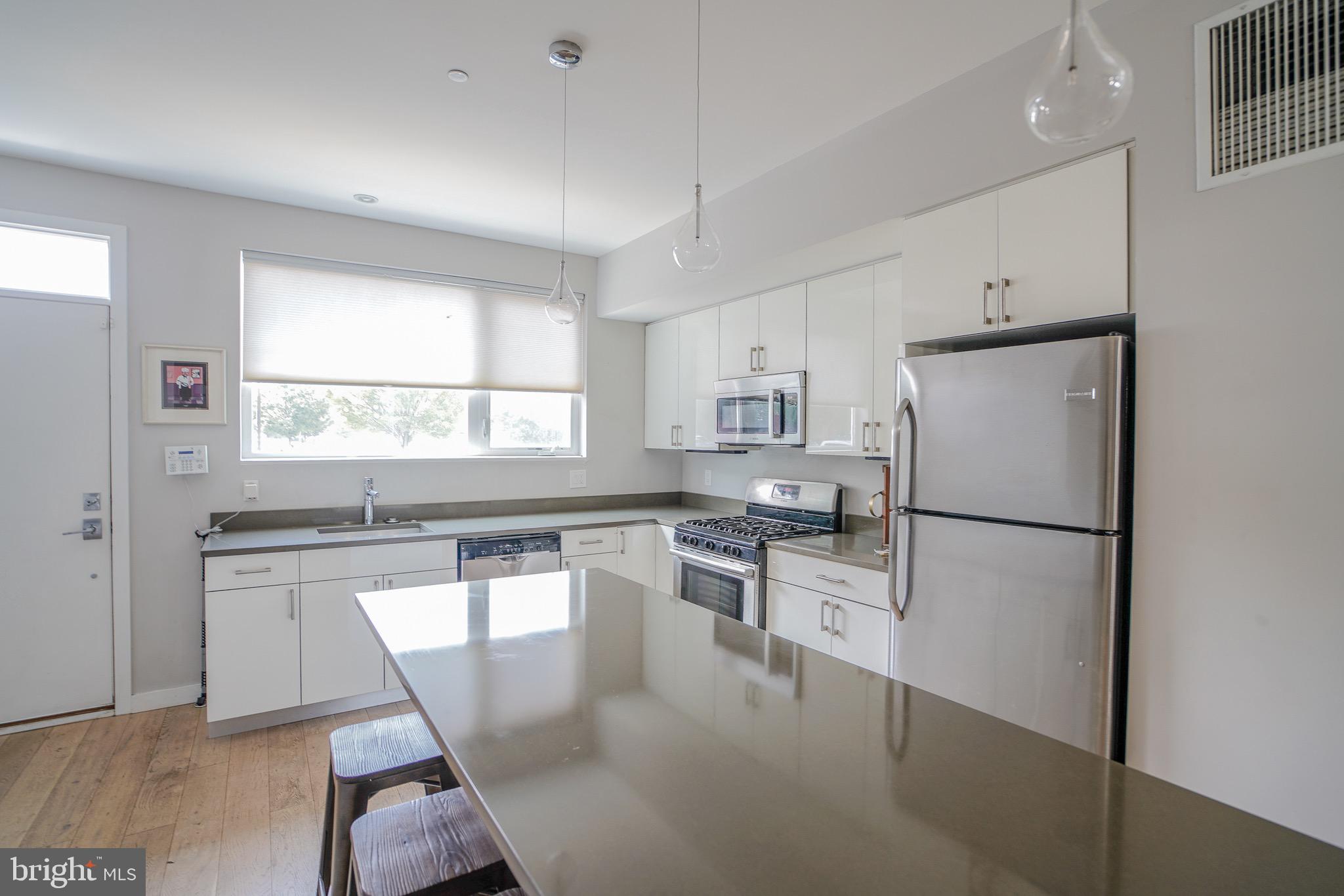 OLDE KENSINGTON - Residential Lease