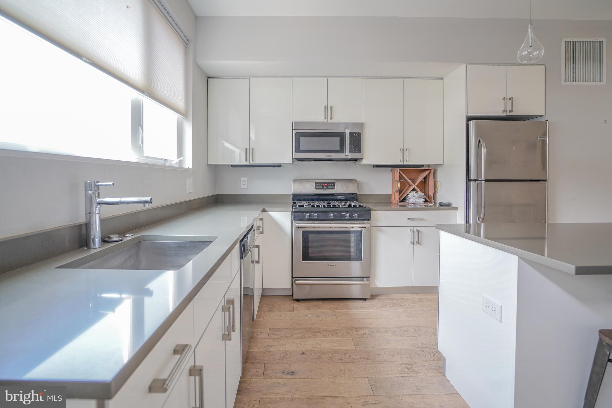 OLDE KENSINGTON - Residential Lease