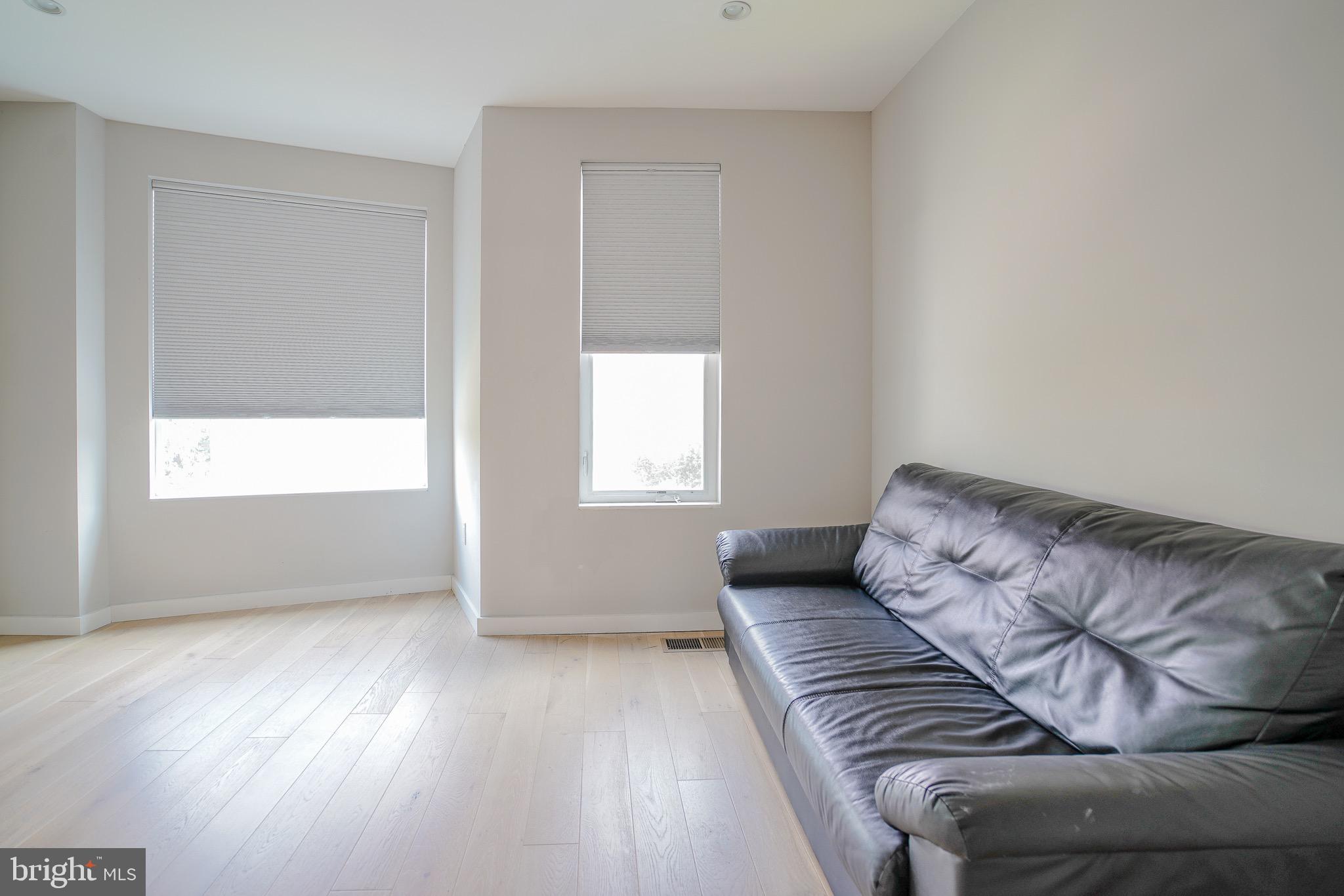 OLDE KENSINGTON - Residential Lease