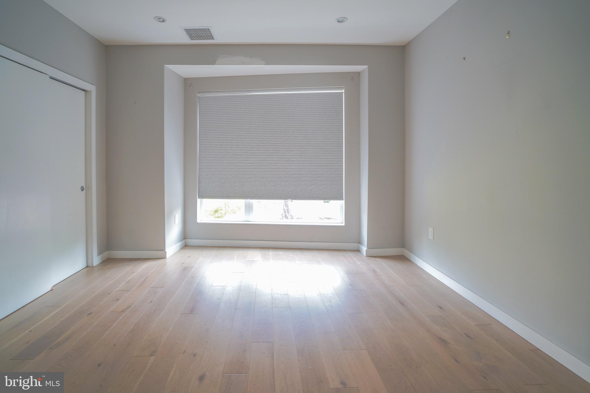 OLDE KENSINGTON - Residential Lease