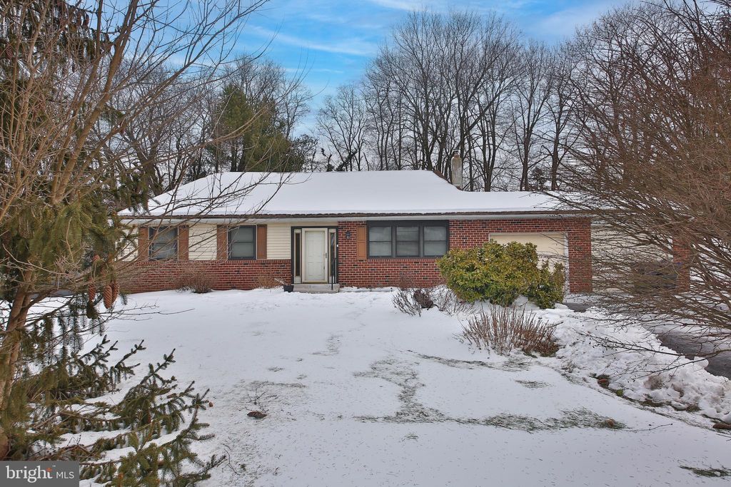 Photo of 43 Evergreen Drive, DOYLESTOWN, PA 18901 (MLS # PABU2113826)