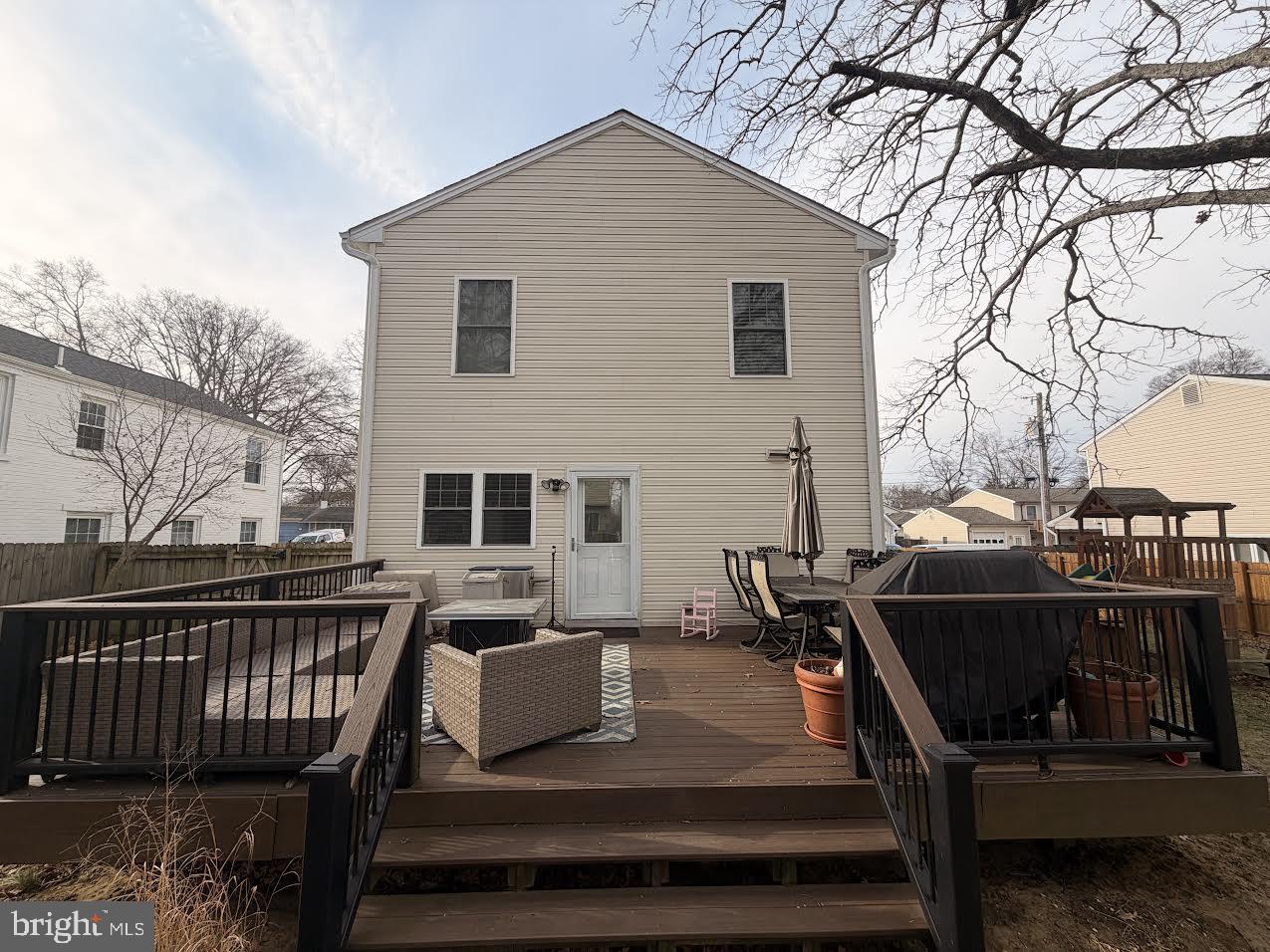 WOODLAND BEACH - Residential