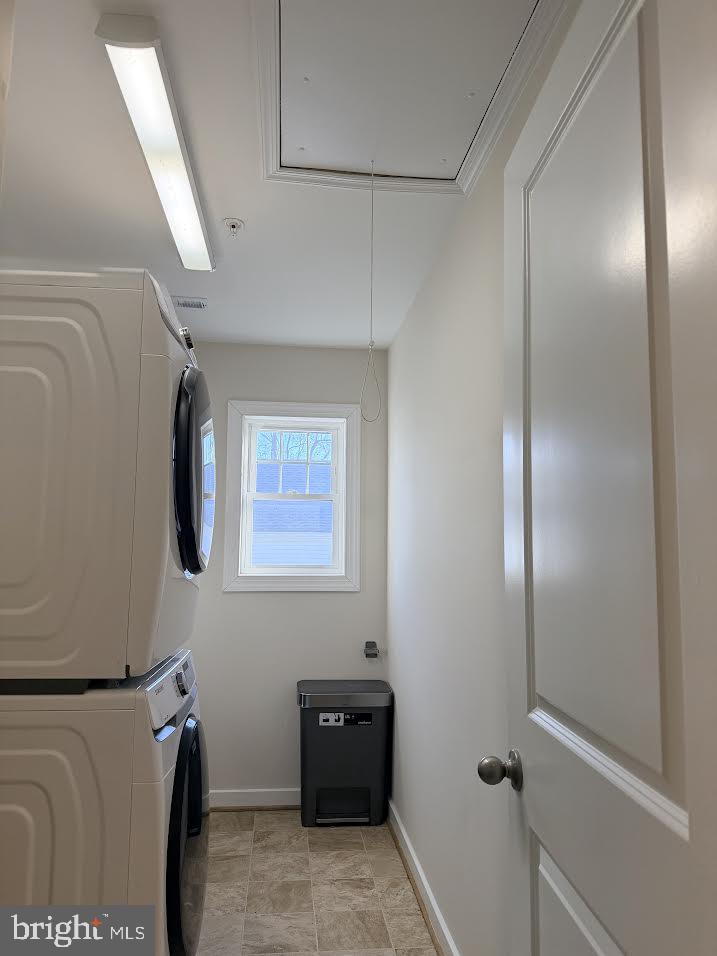 WOODLAND BEACH - Residential