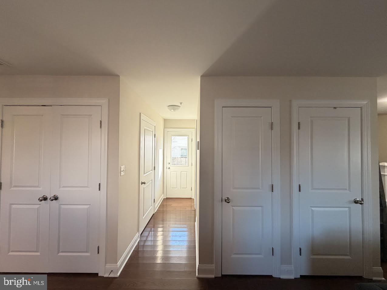 WOODLAND BEACH - Residential