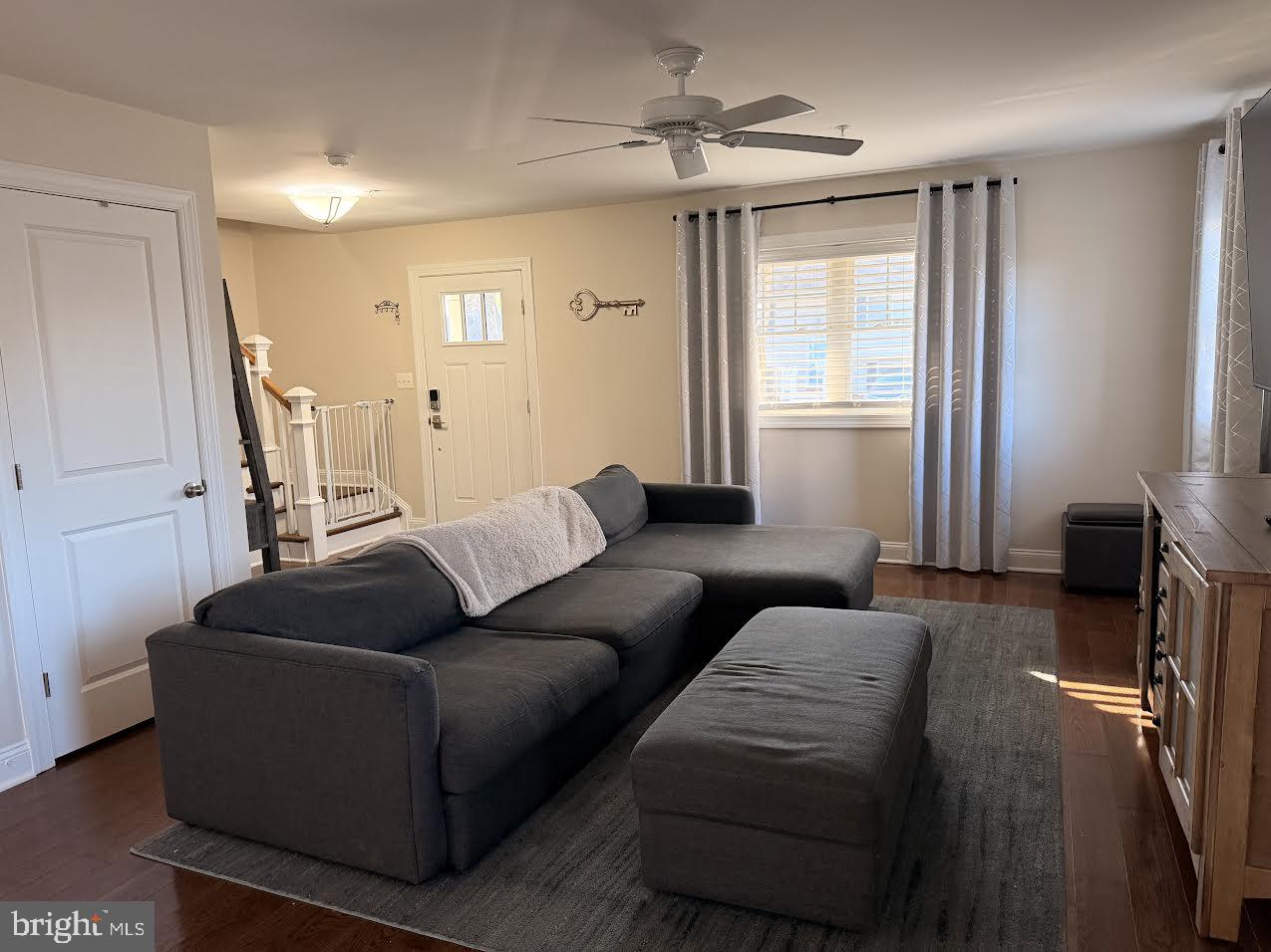 WOODLAND BEACH - Residential