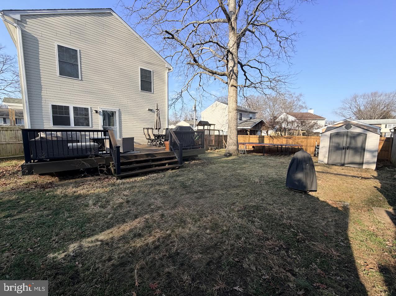 WOODLAND BEACH - Residential